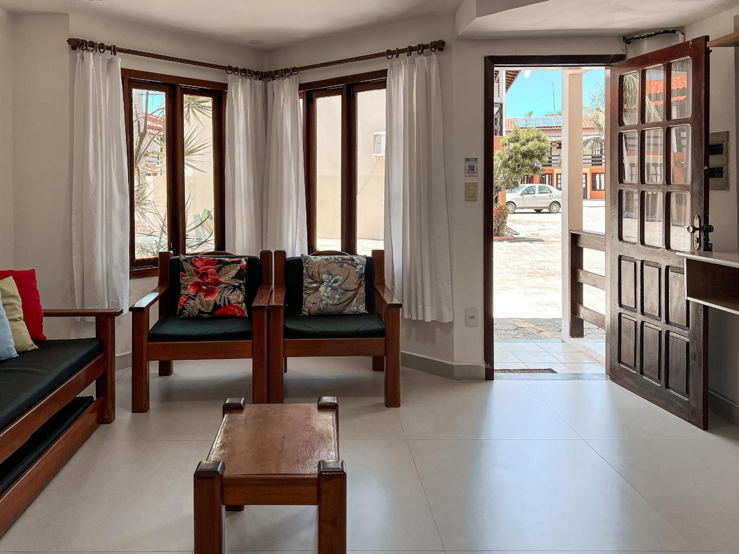 Casas com 2 suítes (ambas com ar split) e internet privativa 300MBPS, no Residencial Village do Bosque, condomínio com quiosques com churrasqueiras , pisci