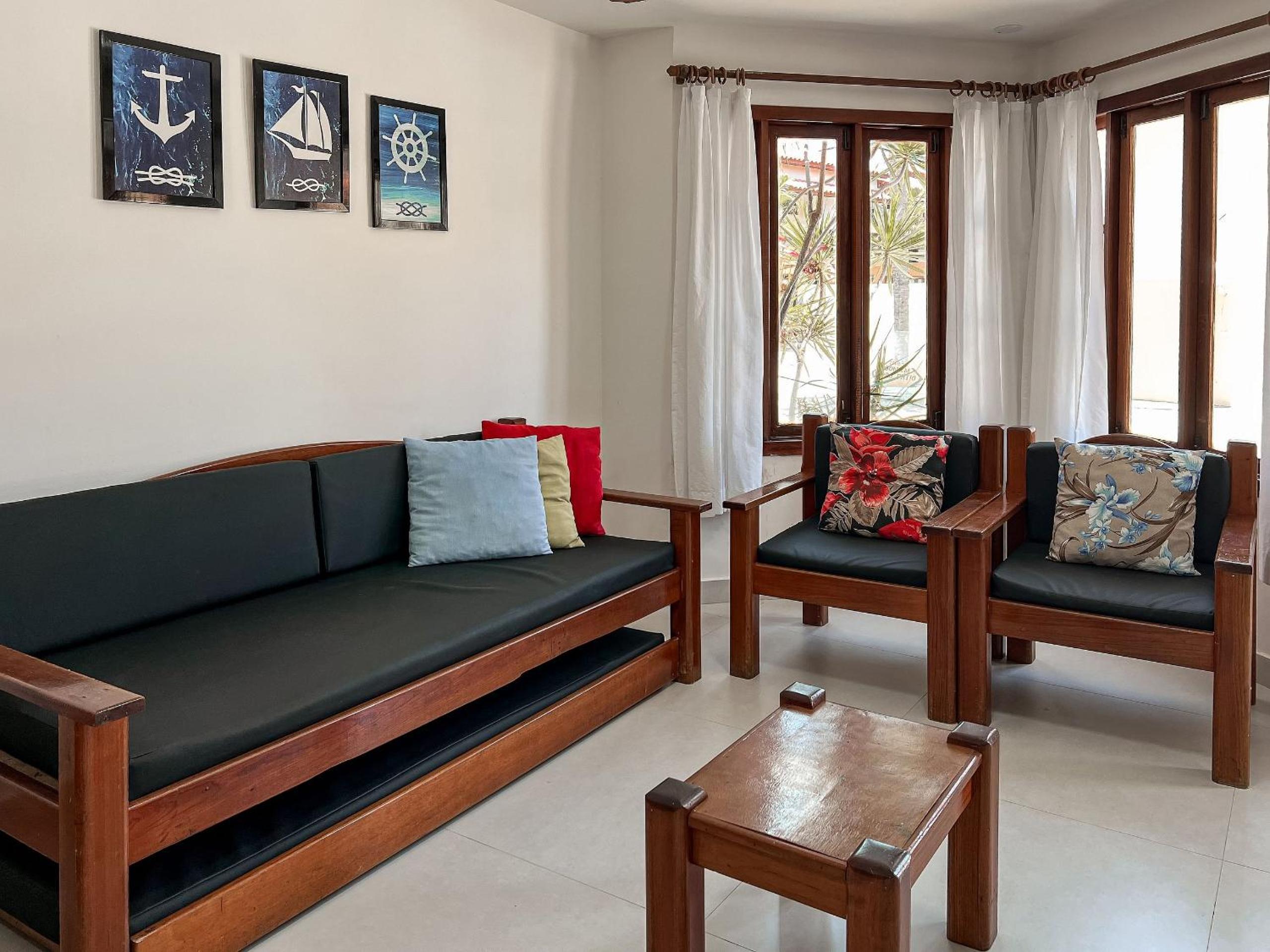 Casas com 2 suítes (ambas com ar split) e internet privativa 300MBPS, no Residencial Village do Bosque, condomínio com quiosques com churrasqueiras , pisci