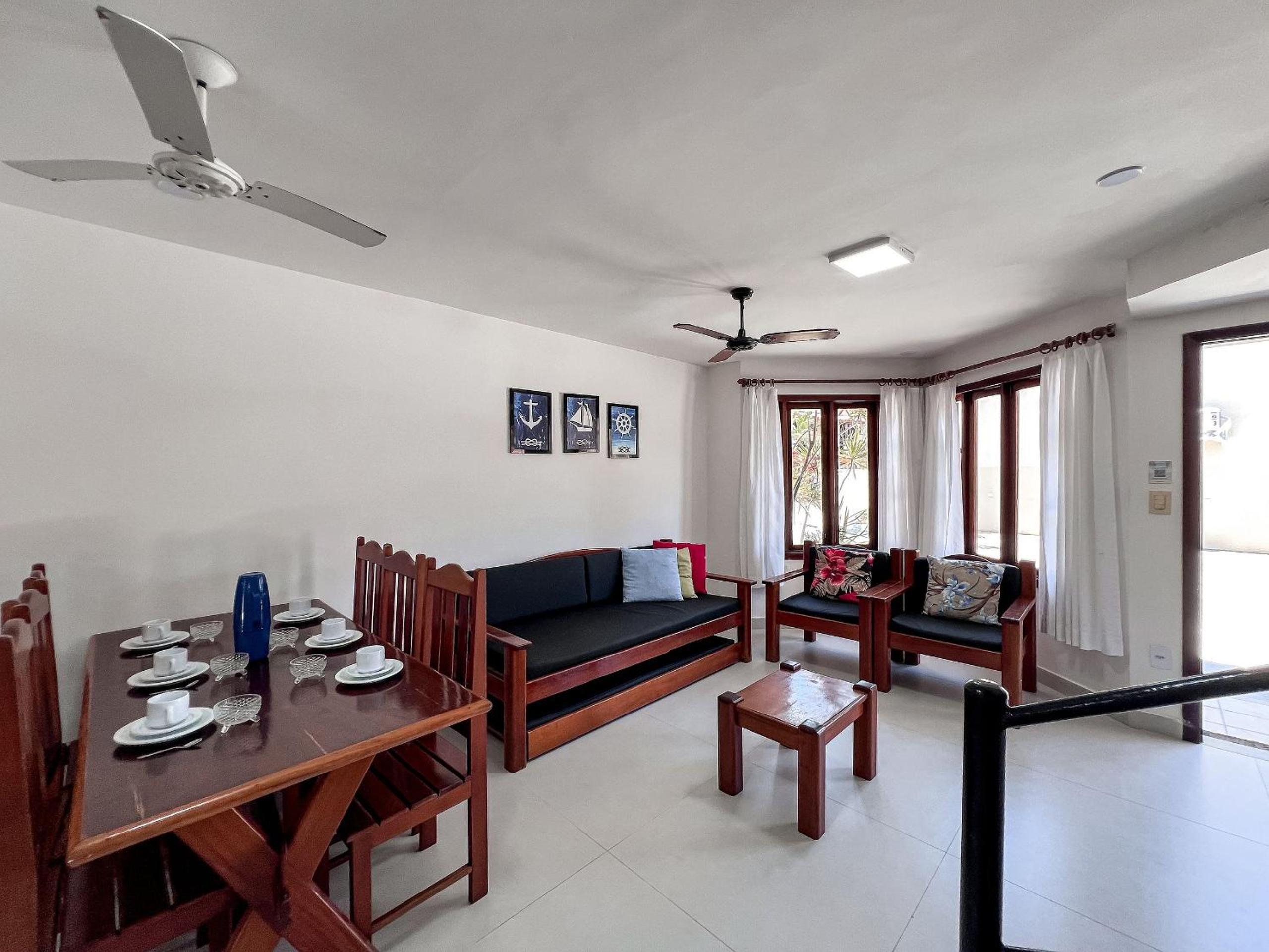 Casas com 2 suítes (ambas com ar split) e internet privativa 300MBPS, no Residencial Village do Bosque, condomínio com quiosques com churrasqueiras , pisci