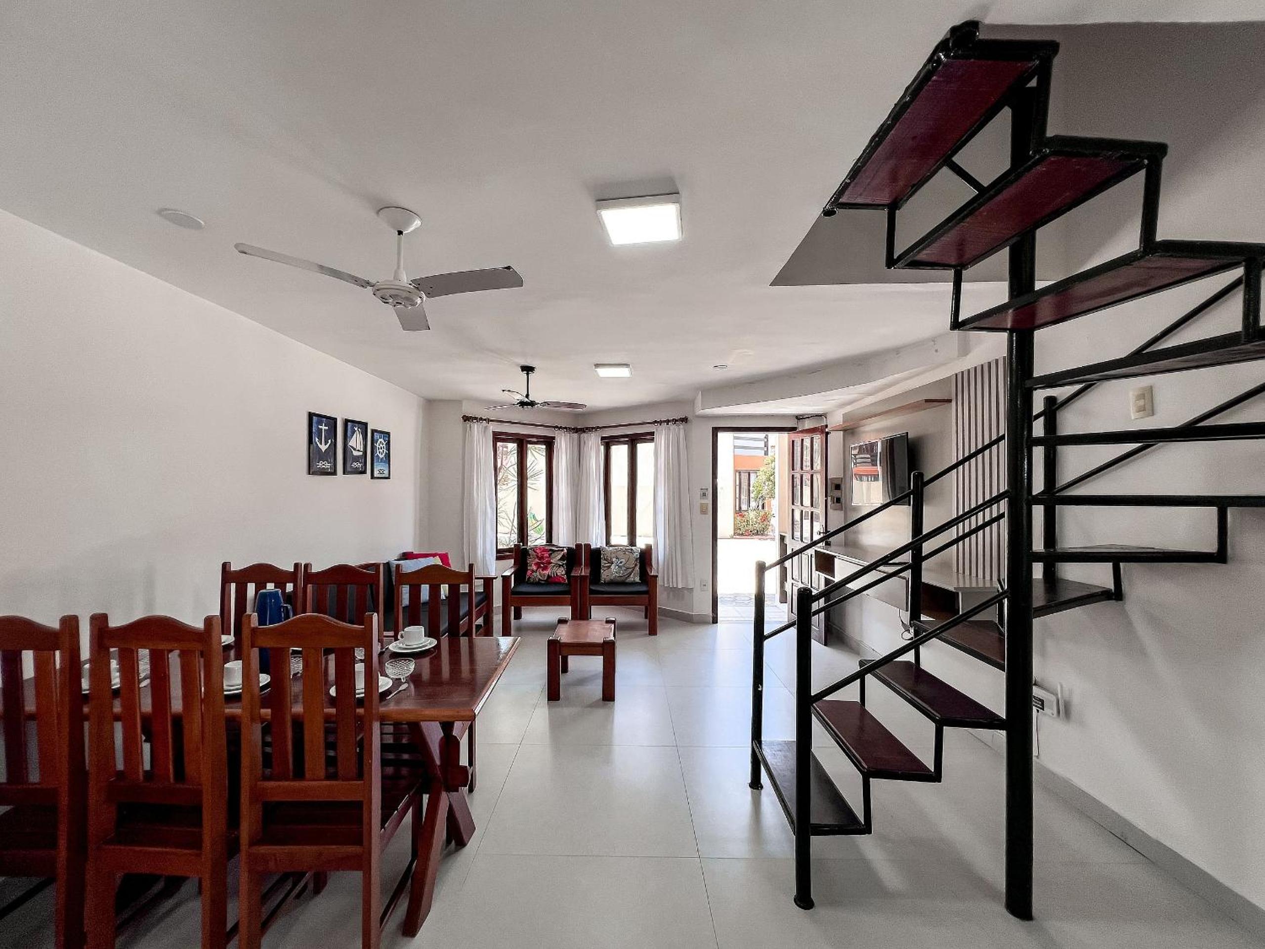 Casas com 2 suítes (ambas com ar split) e internet privativa 300MBPS, no Residencial Village do Bosque, condomínio com quiosques com churrasqueiras , pisci