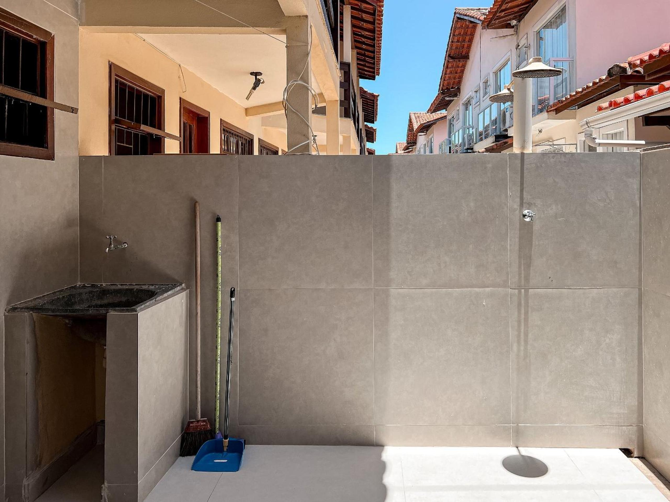 Casas com 2 suítes (ambas com ar split) e internet privativa 300MBPS, no Residencial Village do Bosque, condomínio com quiosques com churrasqueiras , pisci