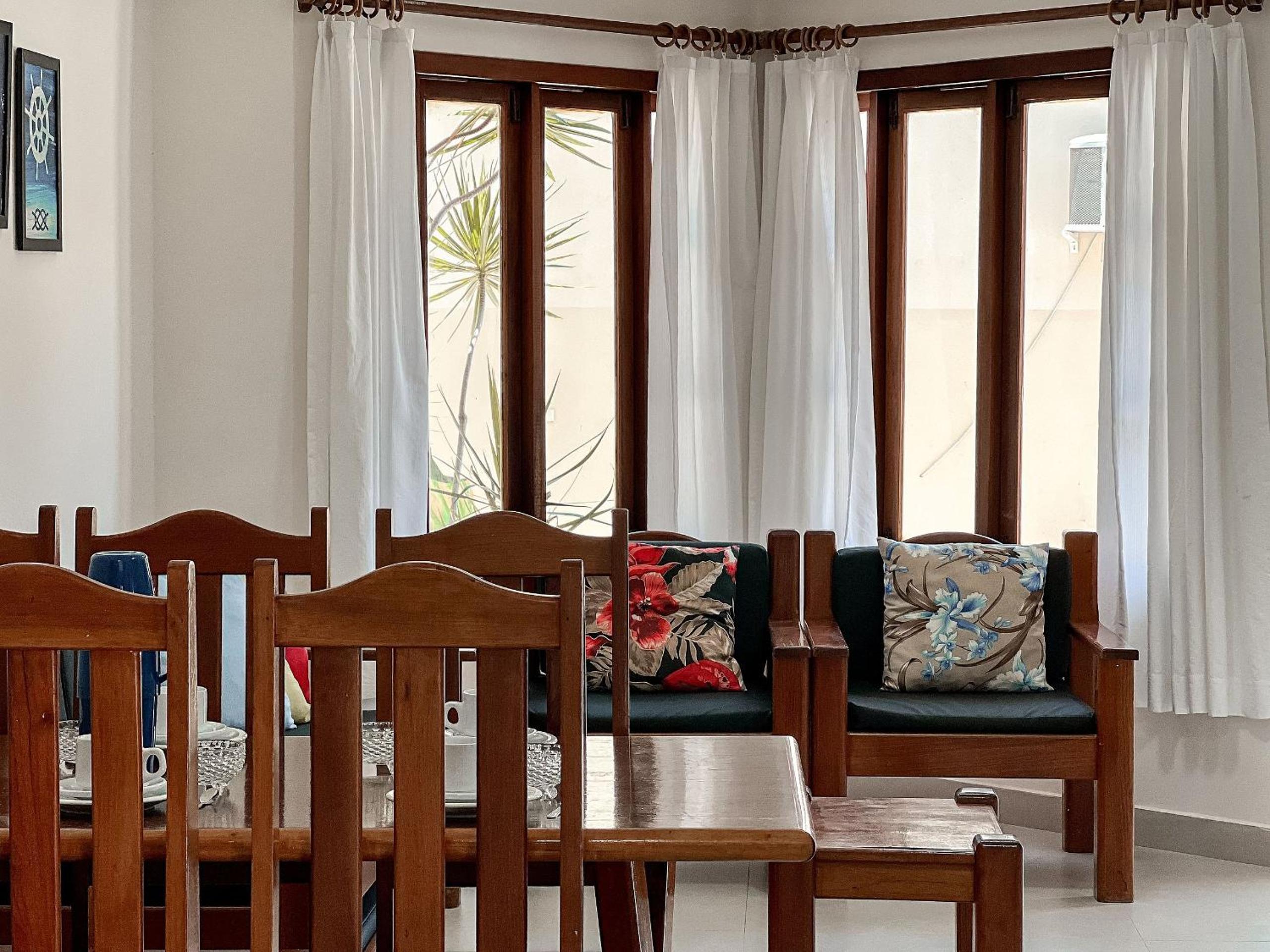 Casas com 2 suítes (ambas com ar split) e internet privativa 300MBPS, no Residencial Village do Bosque, condomínio com quiosques com churrasqueiras , pisci
