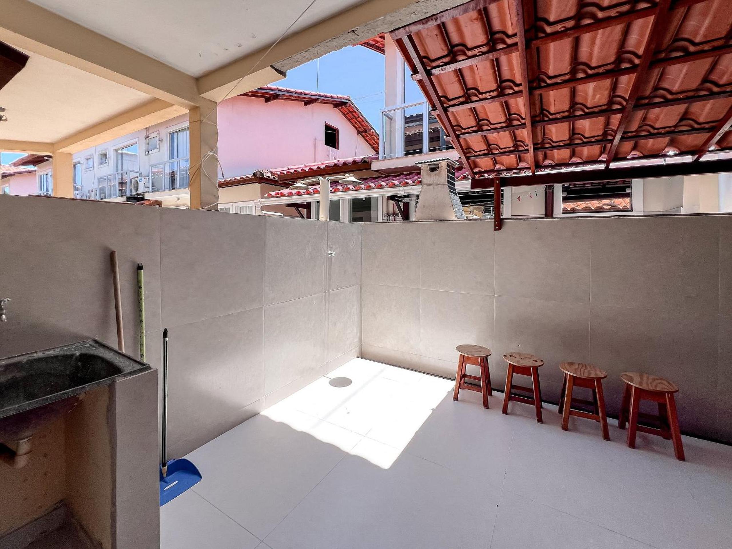 Casas com 2 suítes (ambas com ar split) e internet privativa 300MBPS, no Residencial Village do Bosque, condomínio com quiosques com churrasqueiras , pisci
