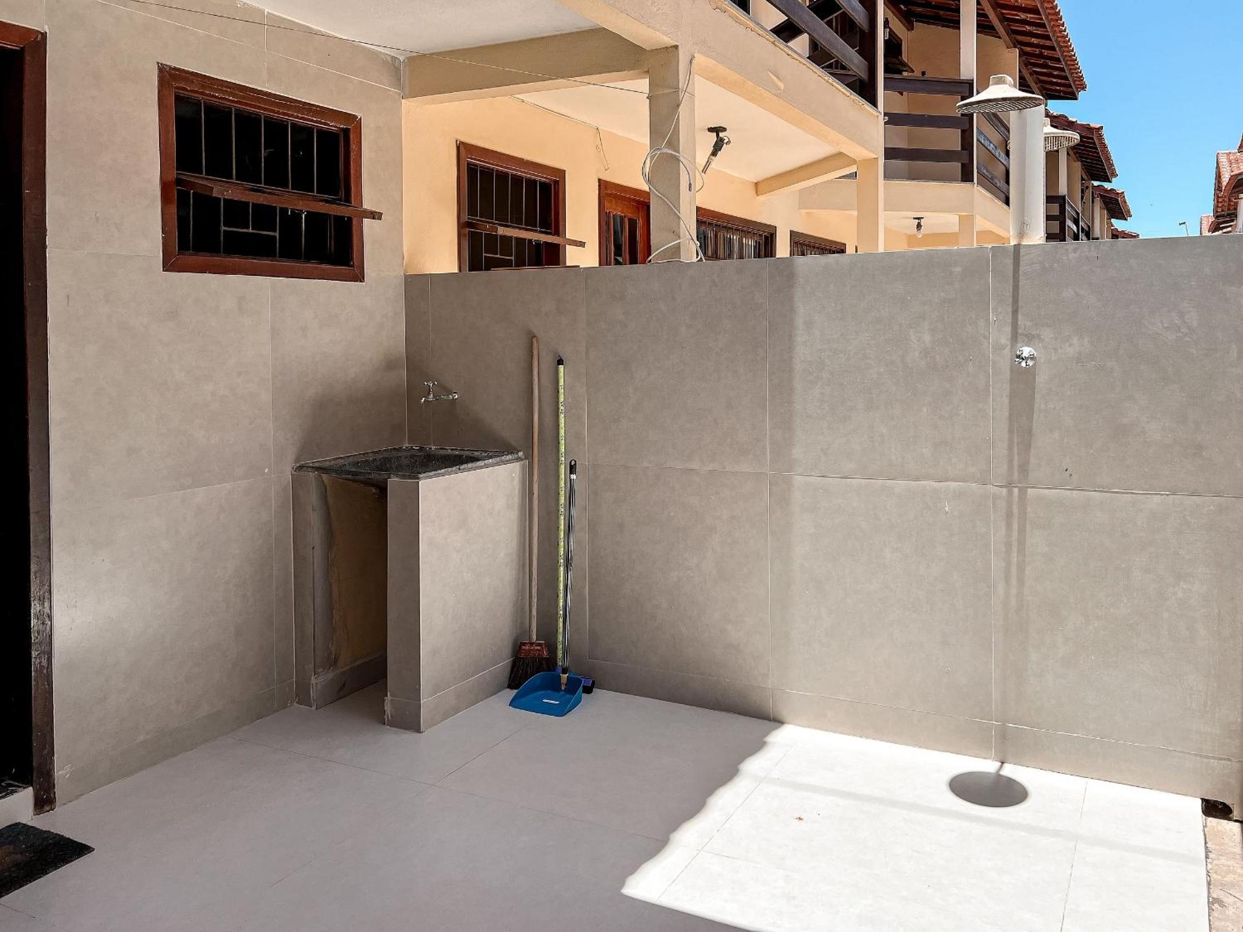 Casas com 2 suítes (ambas com ar split) e internet privativa 300MBPS, no Residencial Village do Bosque, condomínio com quiosques com churrasqueiras , pisci