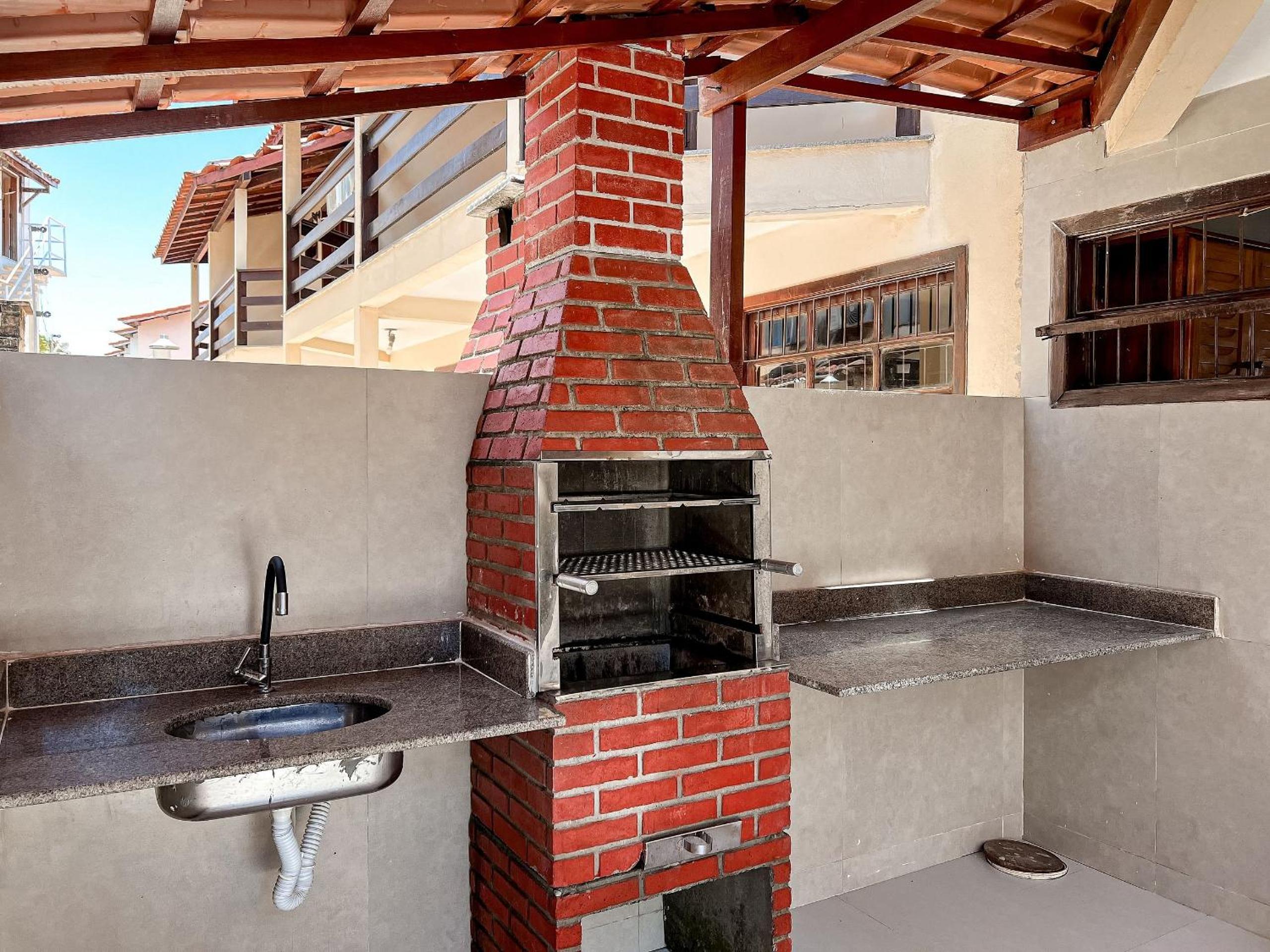 Casas com 2 suítes (ambas com ar split) e internet privativa 300MBPS, no Residencial Village do Bosque, condomínio com quiosques com churrasqueiras , pisci