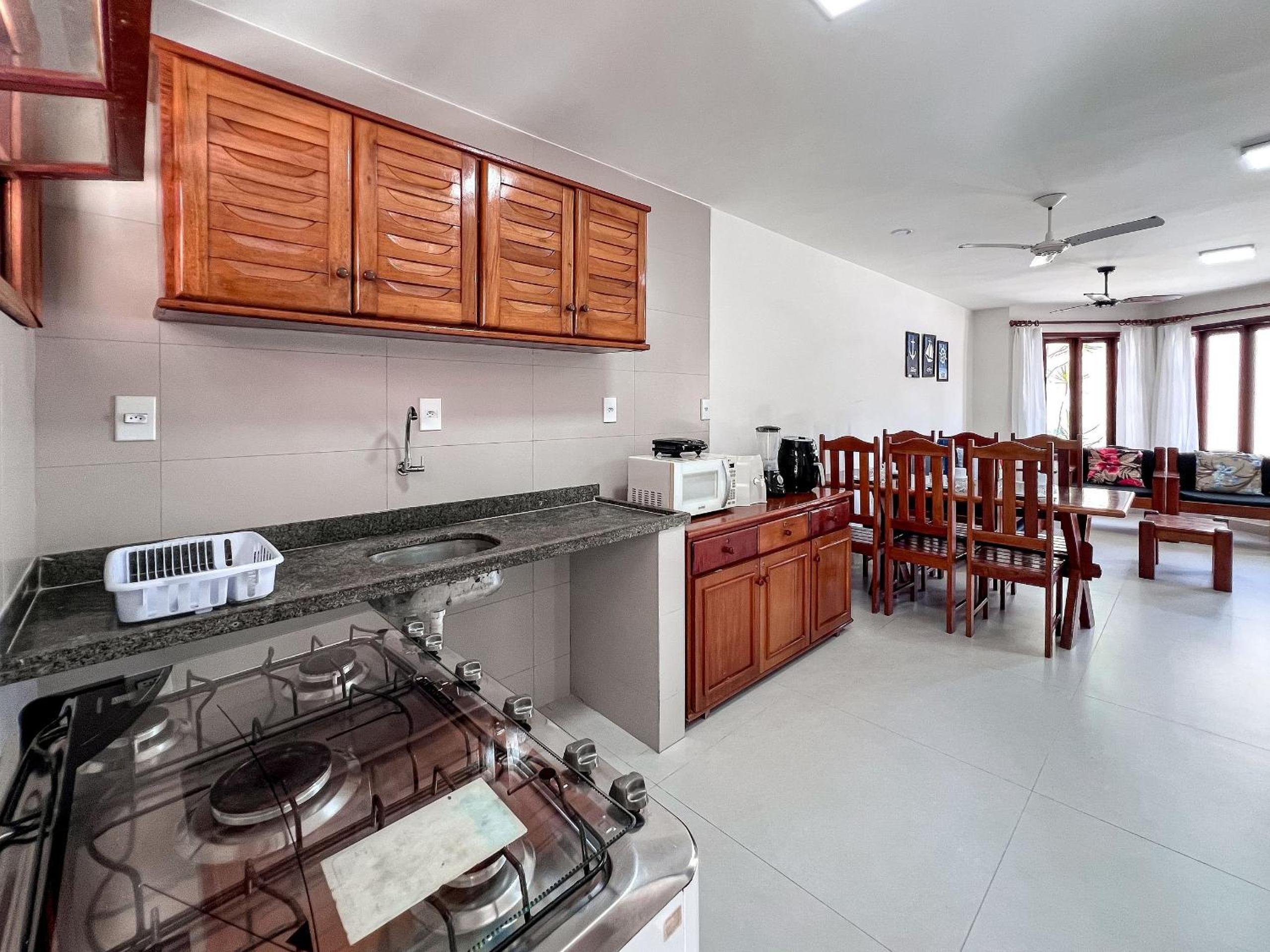Casas com 2 suítes (ambas com ar split) e internet privativa 300MBPS, no Residencial Village do Bosque, condomínio com quiosques com churrasqueiras , pisci