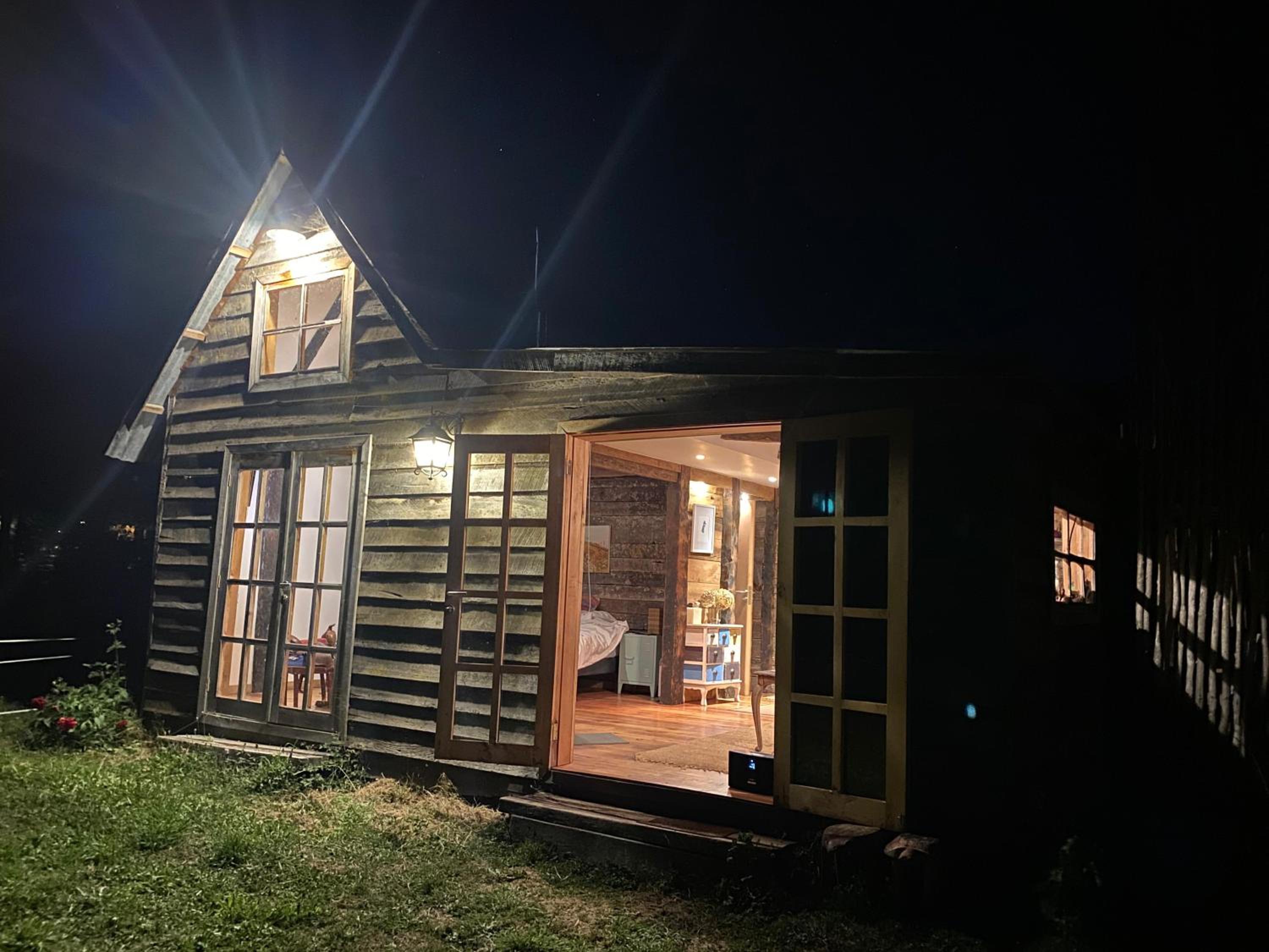 Tranco Lodge - In to the Horses