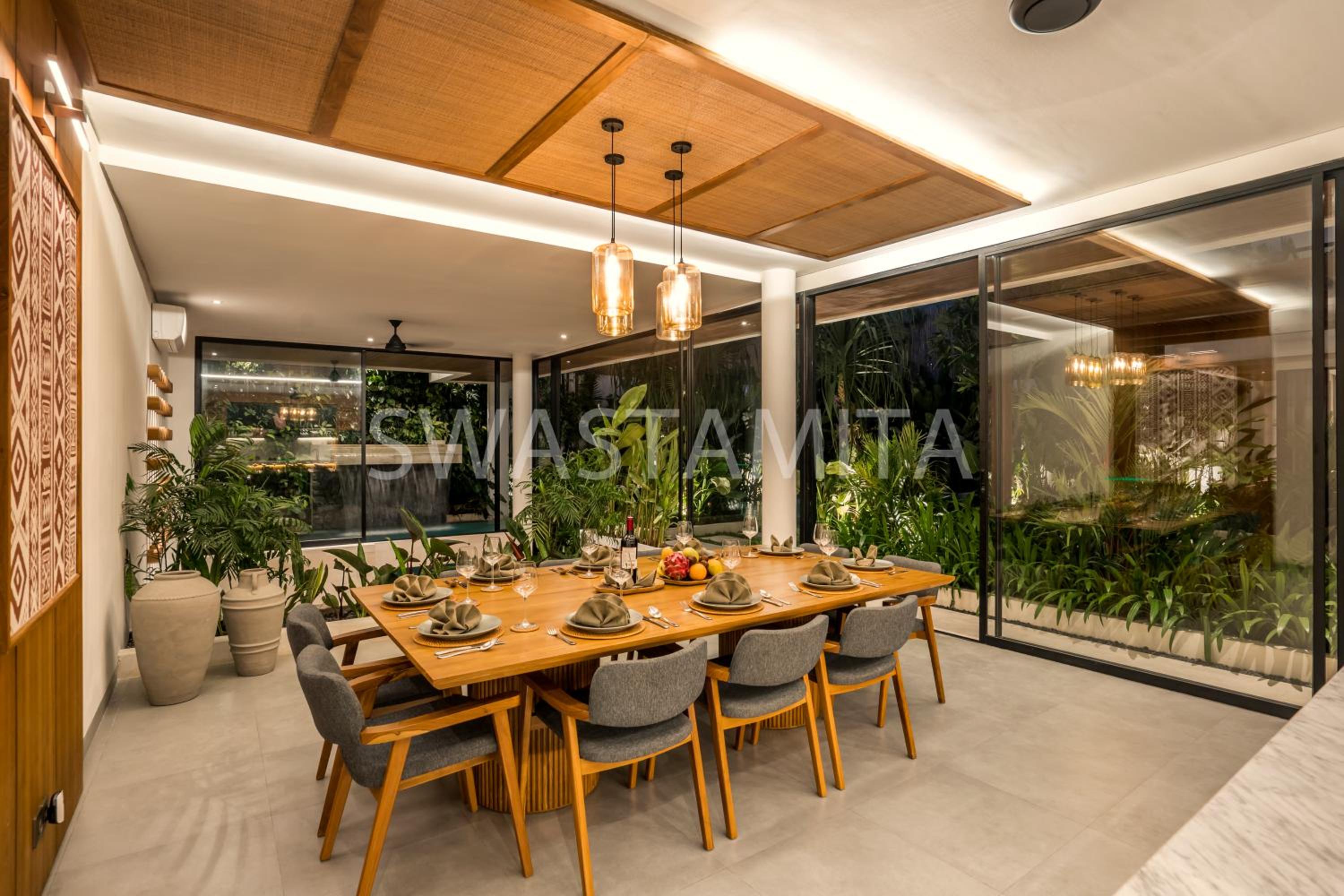 Brand new Luxury 5 br villa 200m to Brawah Beach view 3