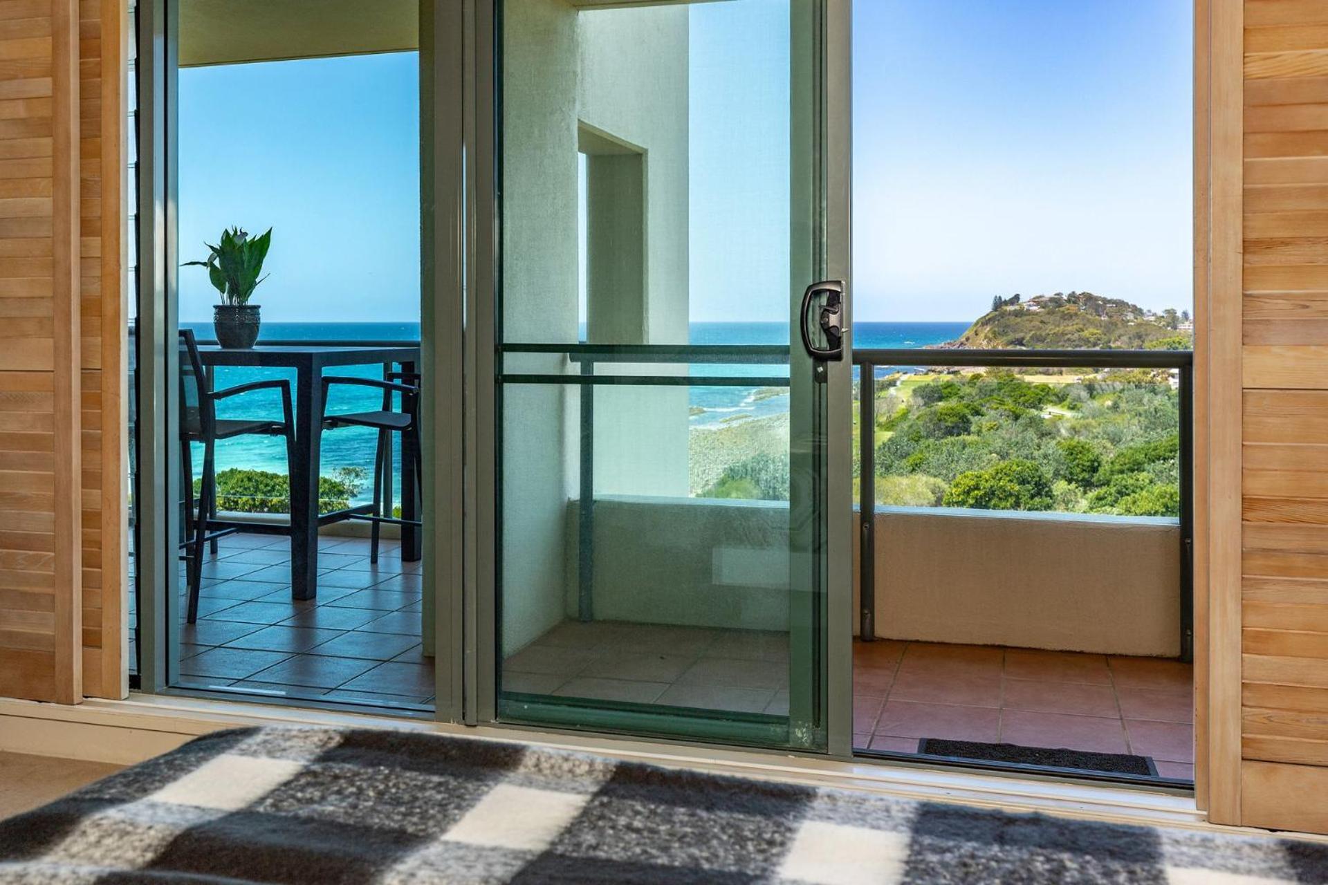 Le Point 702 Luxury and Views