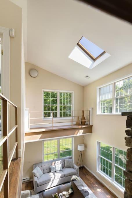 Nature Getaway Charming Villa Near Trails & Parks view 2