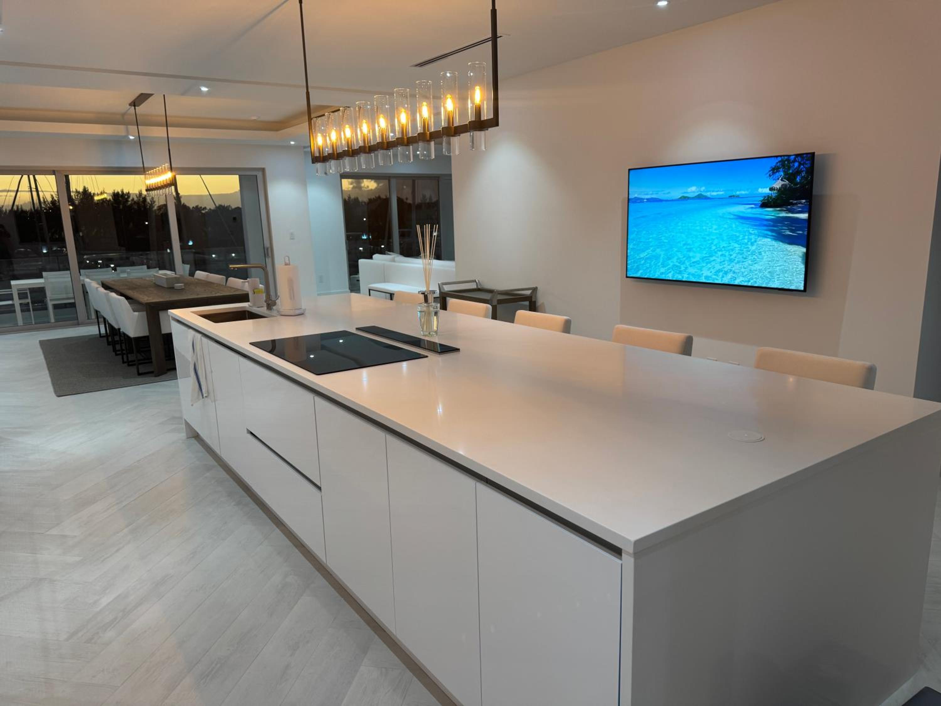 Casablanca Bahamas- New Luxury Waterfront Condo, Palm Cay, The Bahamas