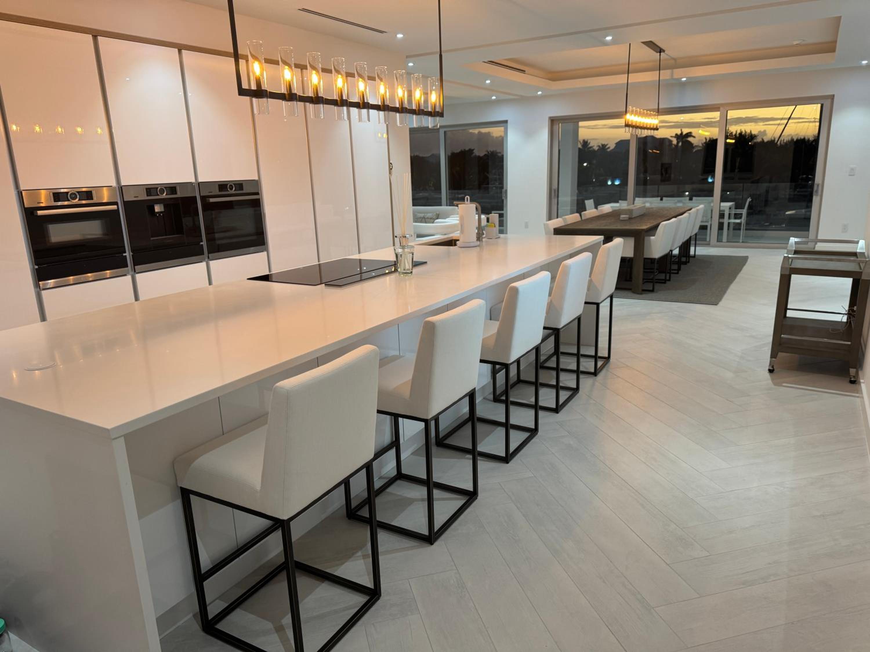 Casablanca Bahamas- New Luxury Waterfront Condo, Palm Cay, The Bahamas