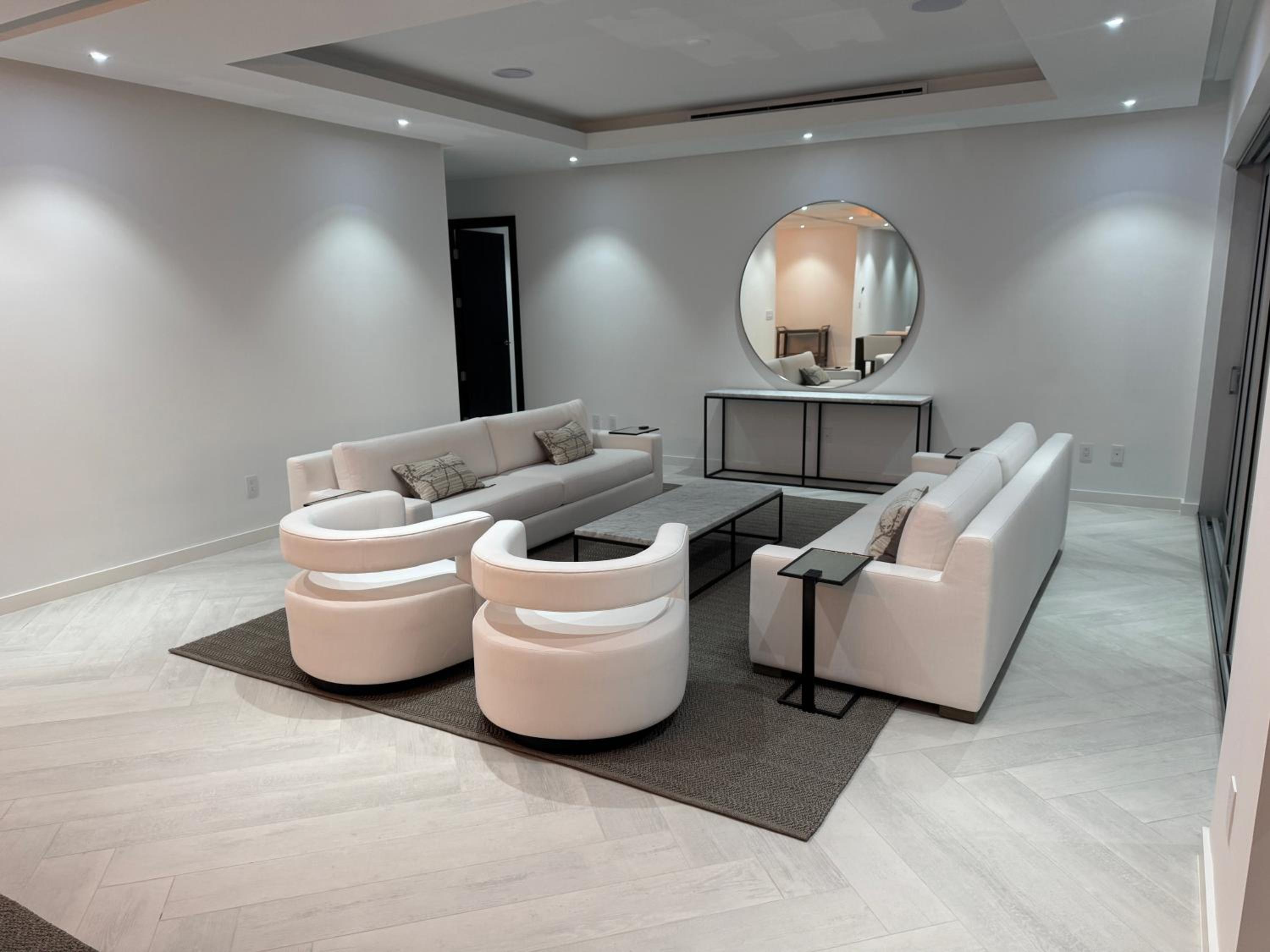 Casablanca Bahamas- New Luxury Waterfront Condo, Palm Cay, The Bahamas