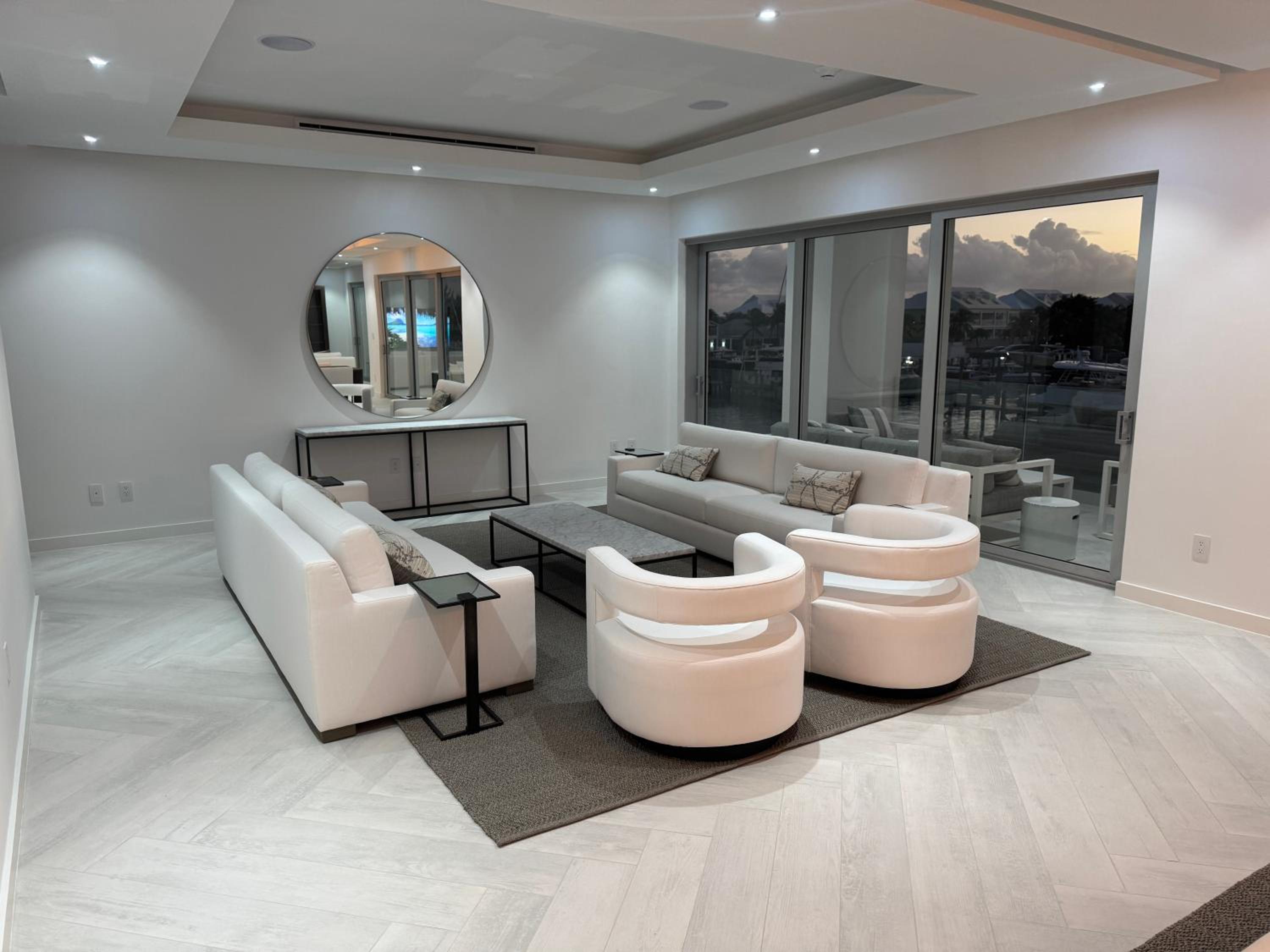 Casablanca Bahamas- New Luxury Waterfront Condo, Palm Cay, The Bahamas