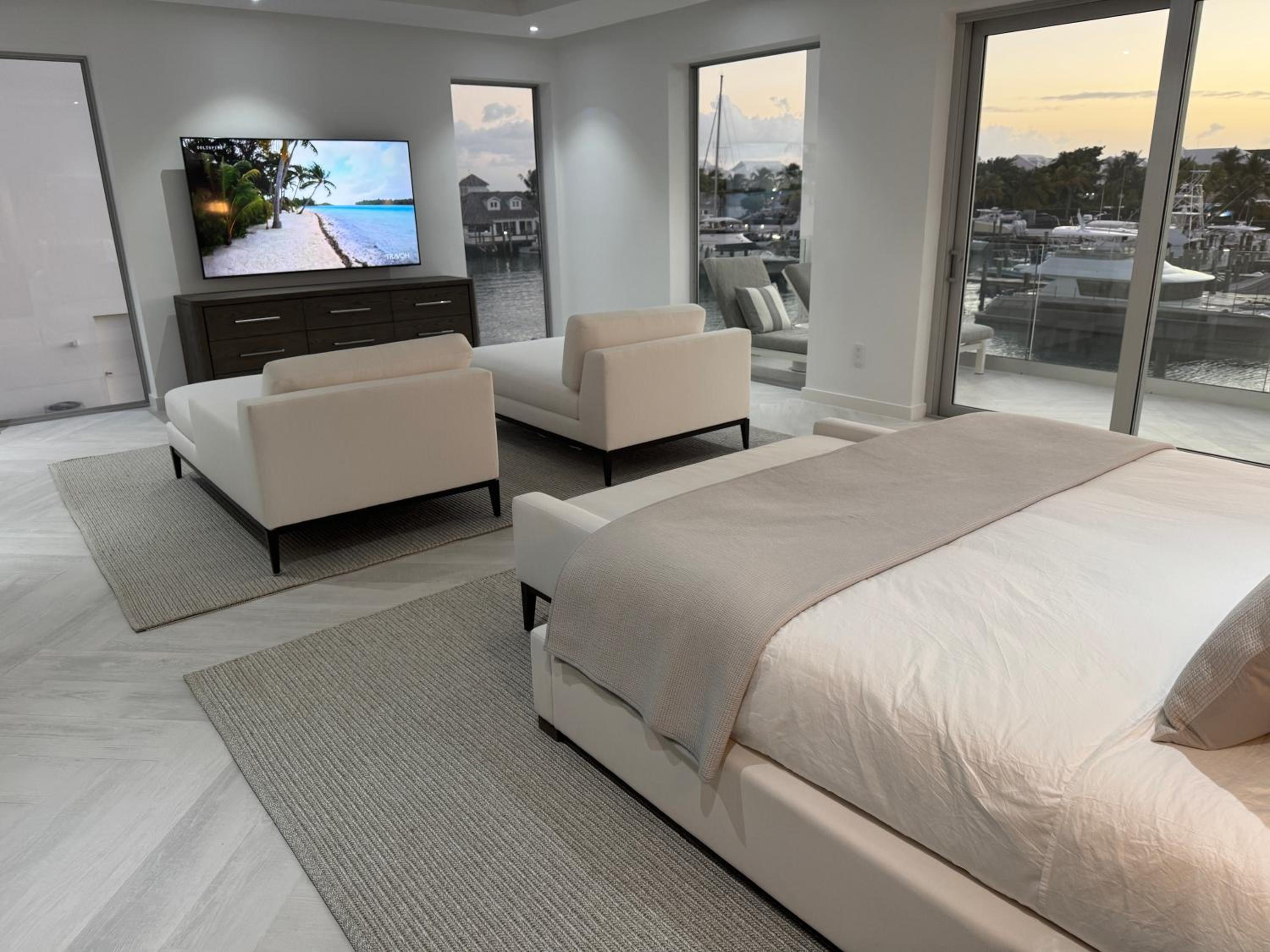 Casablanca Bahamas- New Luxury Waterfront Condo, Palm Cay, The Bahamas