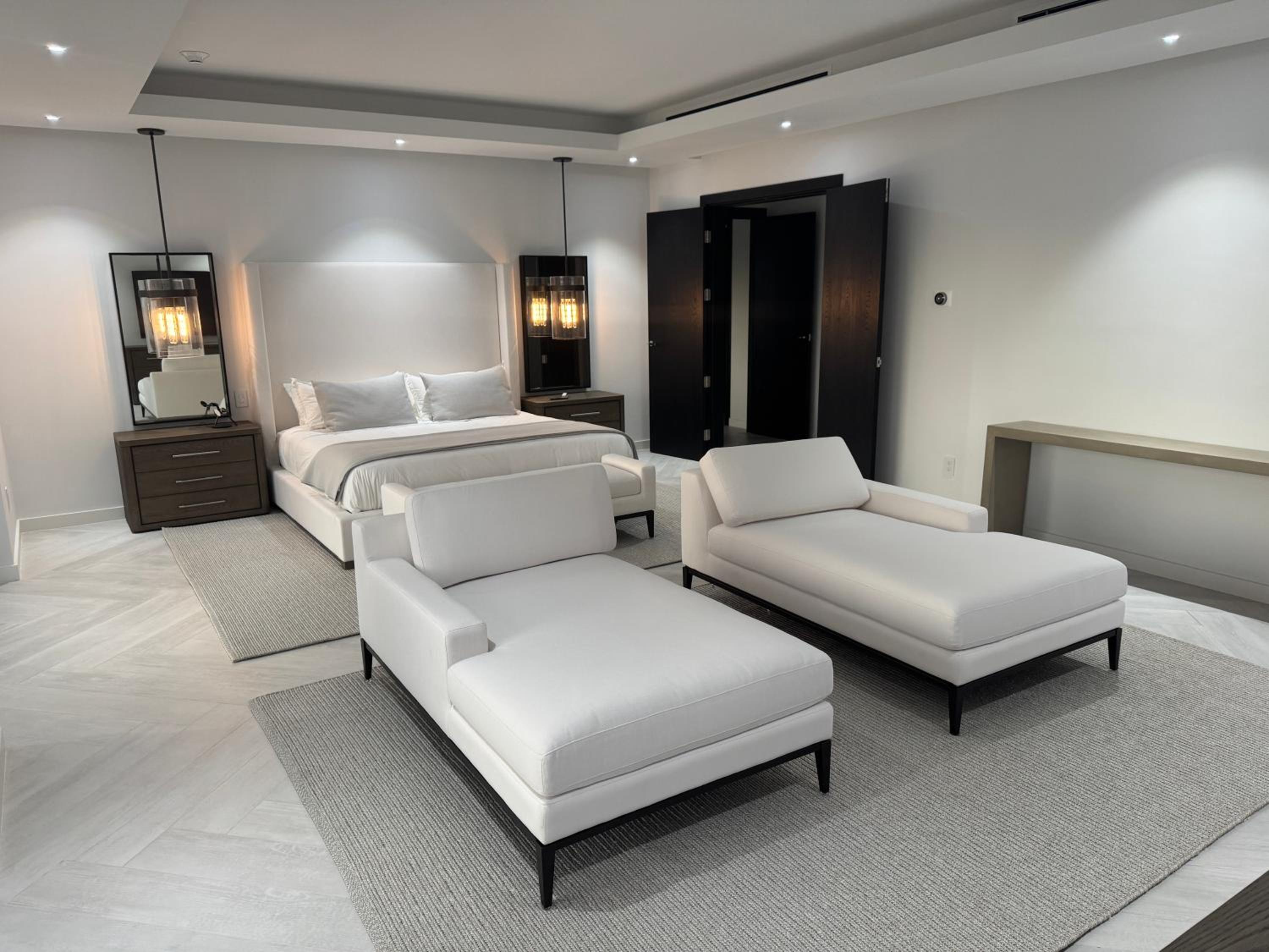 Casablanca Bahamas- New Luxury Waterfront Condo, Palm Cay, The Bahamas