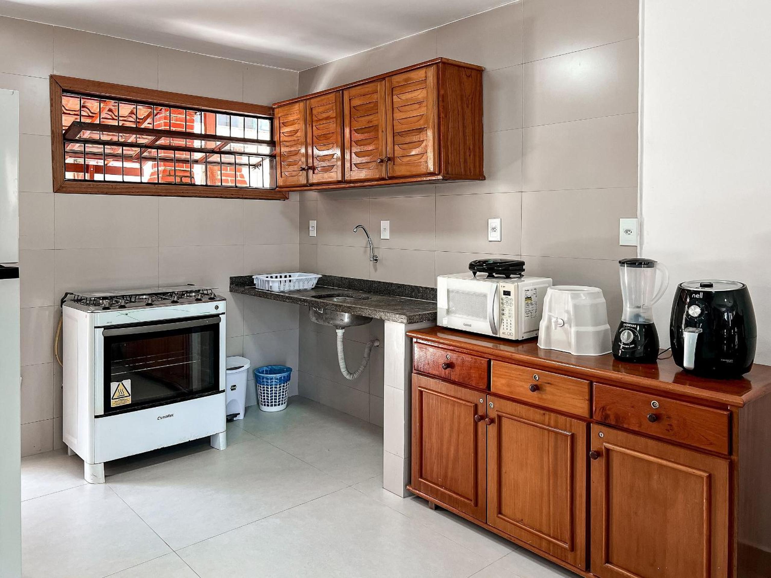 Casas com 2 suítes (ambas com ar split) e internet privativa 300MBPS, no Residencial Village do Bosque, condomínio com quiosques com churrasqueiras , pisci