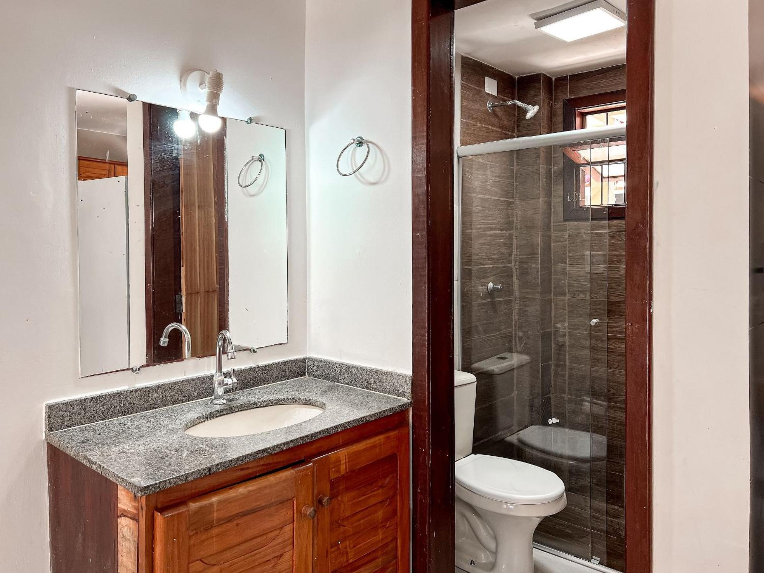 Casas com 2 suítes (ambas com ar split) e internet privativa 300MBPS, no Residencial Village do Bosque, condomínio com quiosques com churrasqueiras , pisci