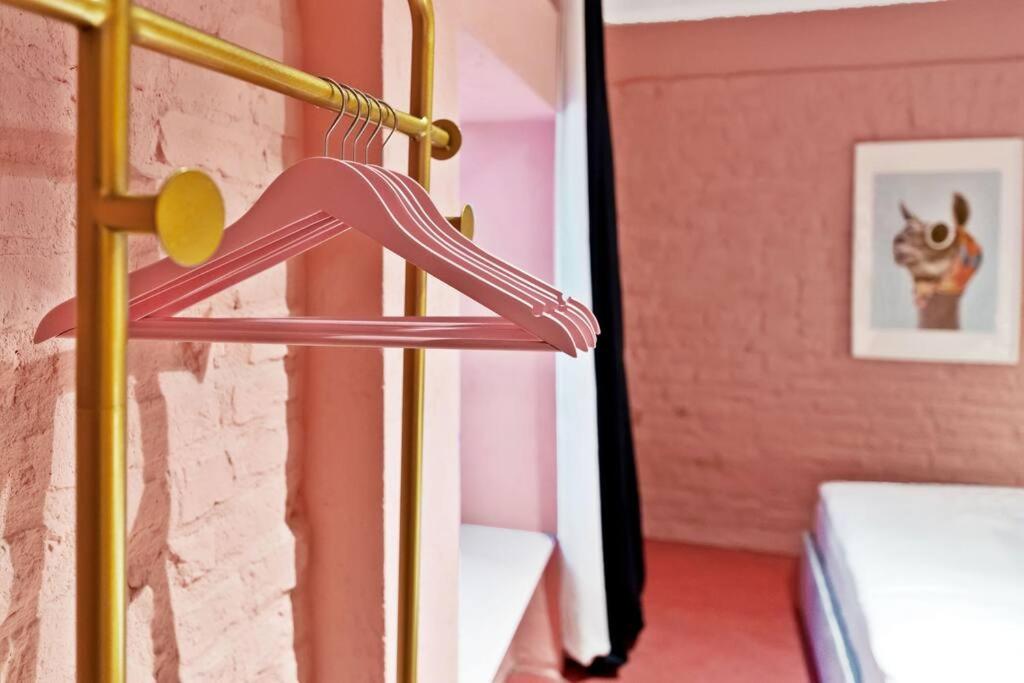 Memphis Design Loft Duplex -40sqm- near Antonplatz