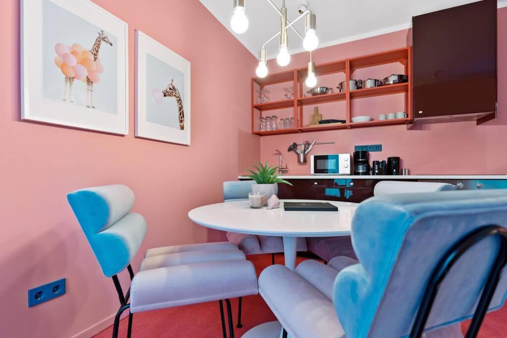 Memphis Design Loft Duplex -40sqm- near Antonplatz