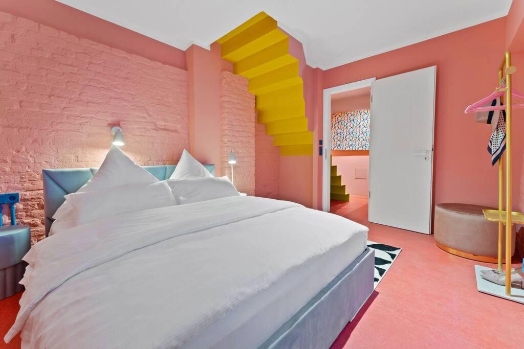 Memphis Design Loft Duplex -40sqm- near Antonplatz