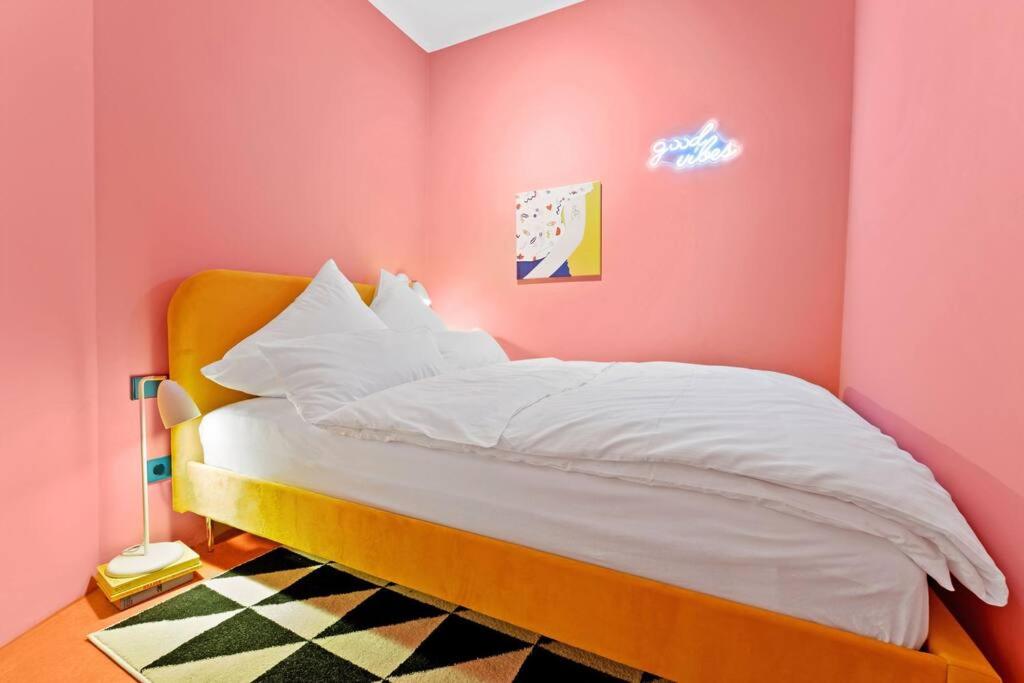 Memphis Design Loft Duplex -40sqm- near Antonplatz