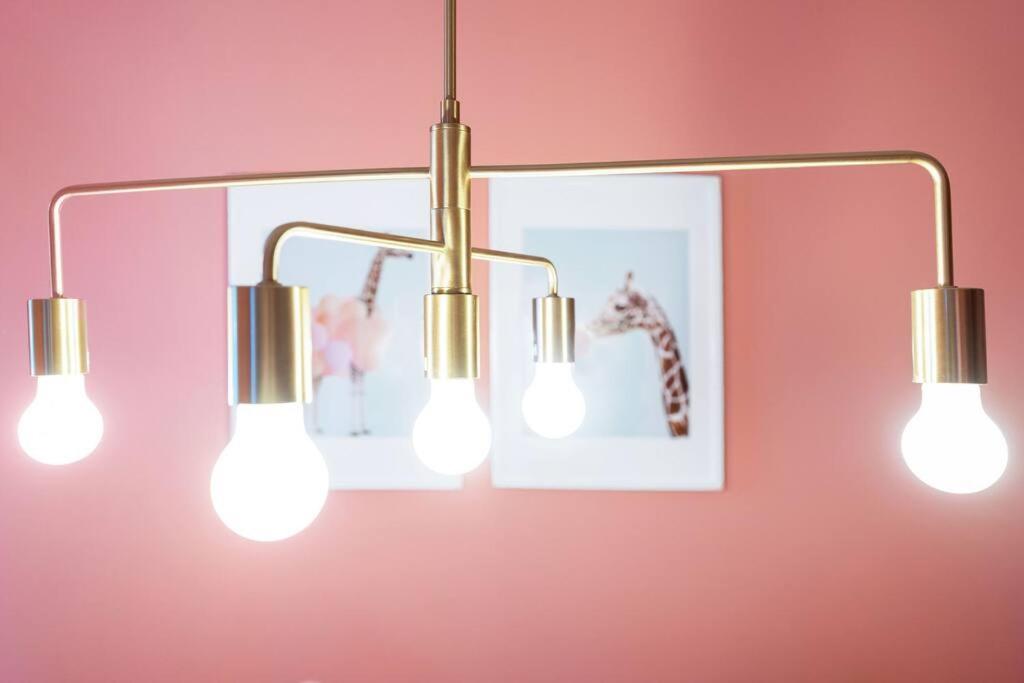 Memphis Design Loft Duplex -40sqm- near Antonplatz