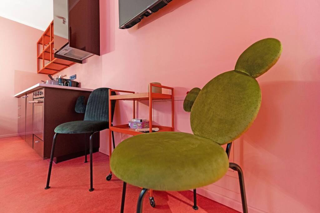 Memphis Design Loft Duplex -40sqm- near Antonplatz