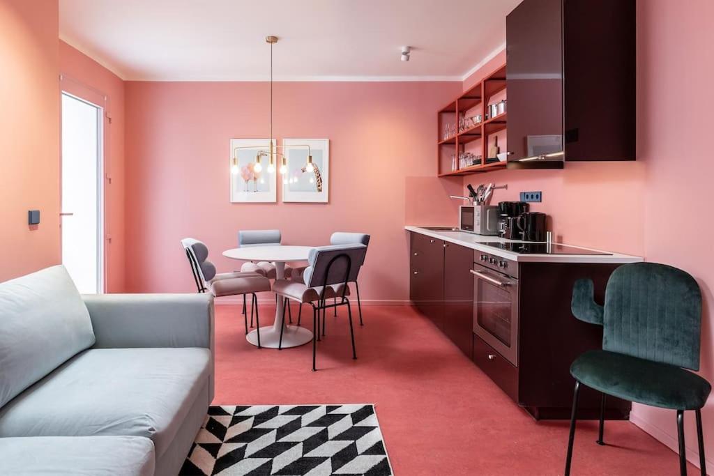 Memphis Design Loft Duplex -40sqm- near Antonplatz