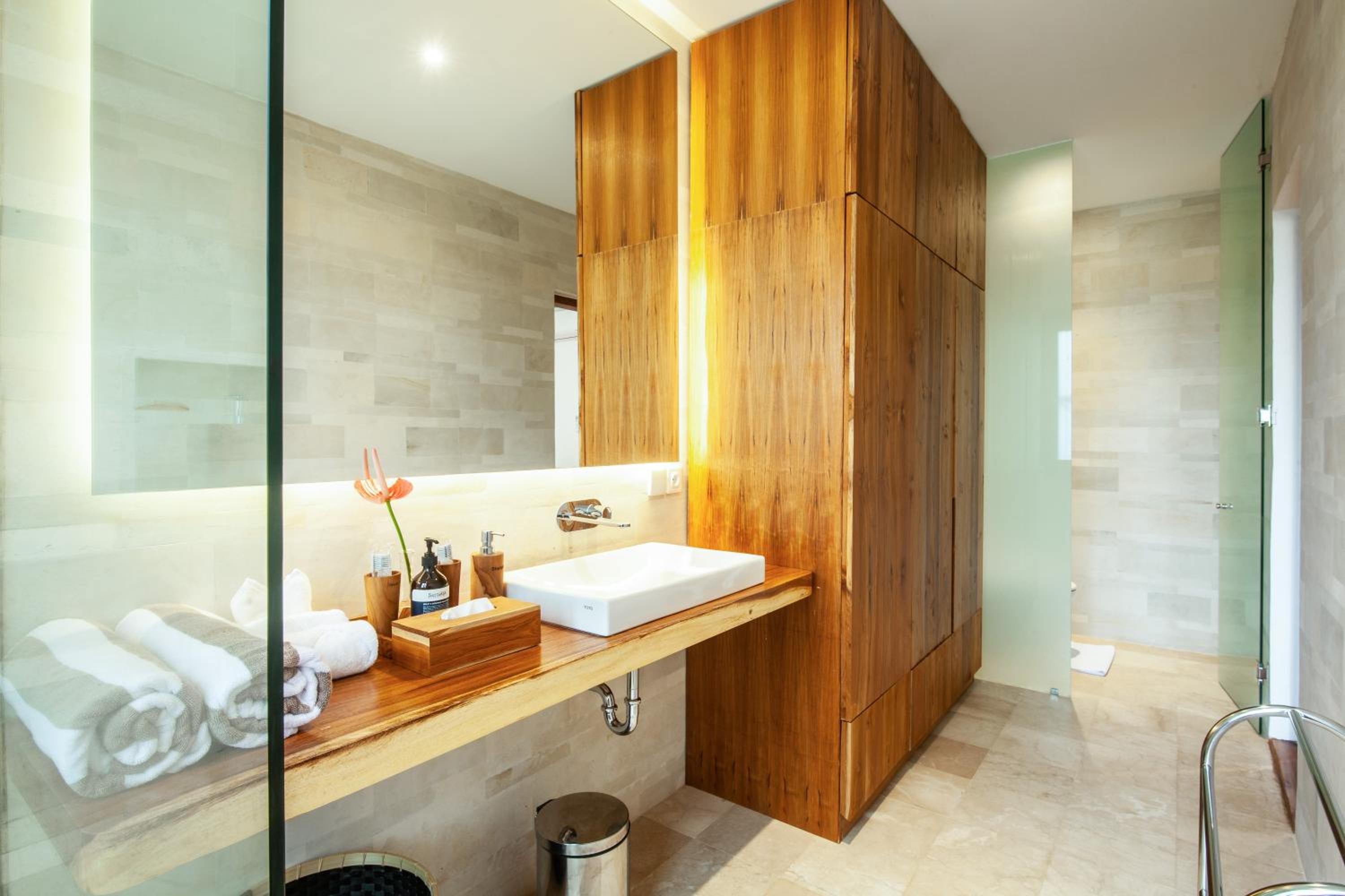 Payapaya Seminyak luxury vila 4 BR near beach potato head