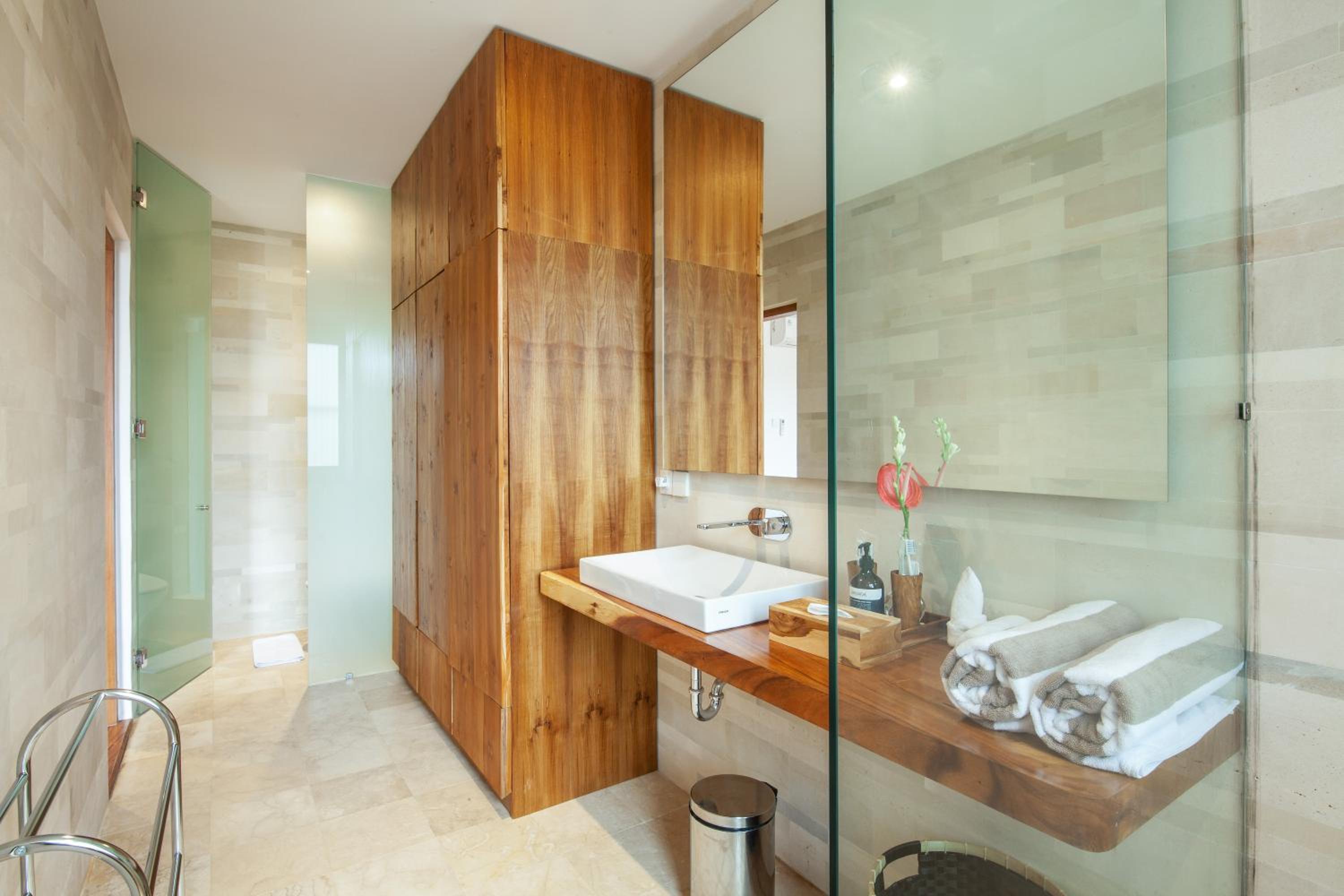 Payapaya Seminyak luxury vila 4 BR near beach potato head