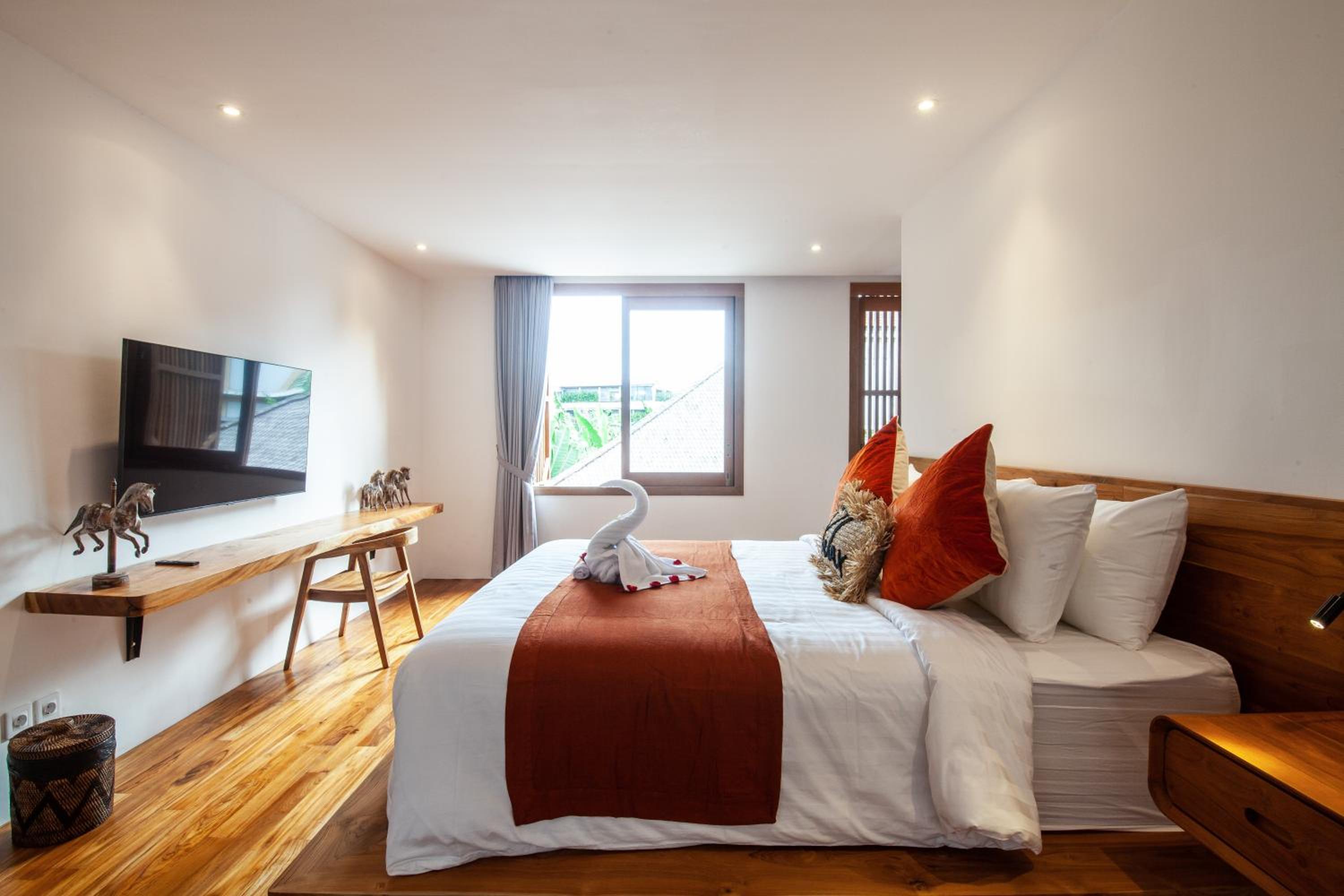 Payapaya Seminyak luxury vila 4 BR near beach potato head