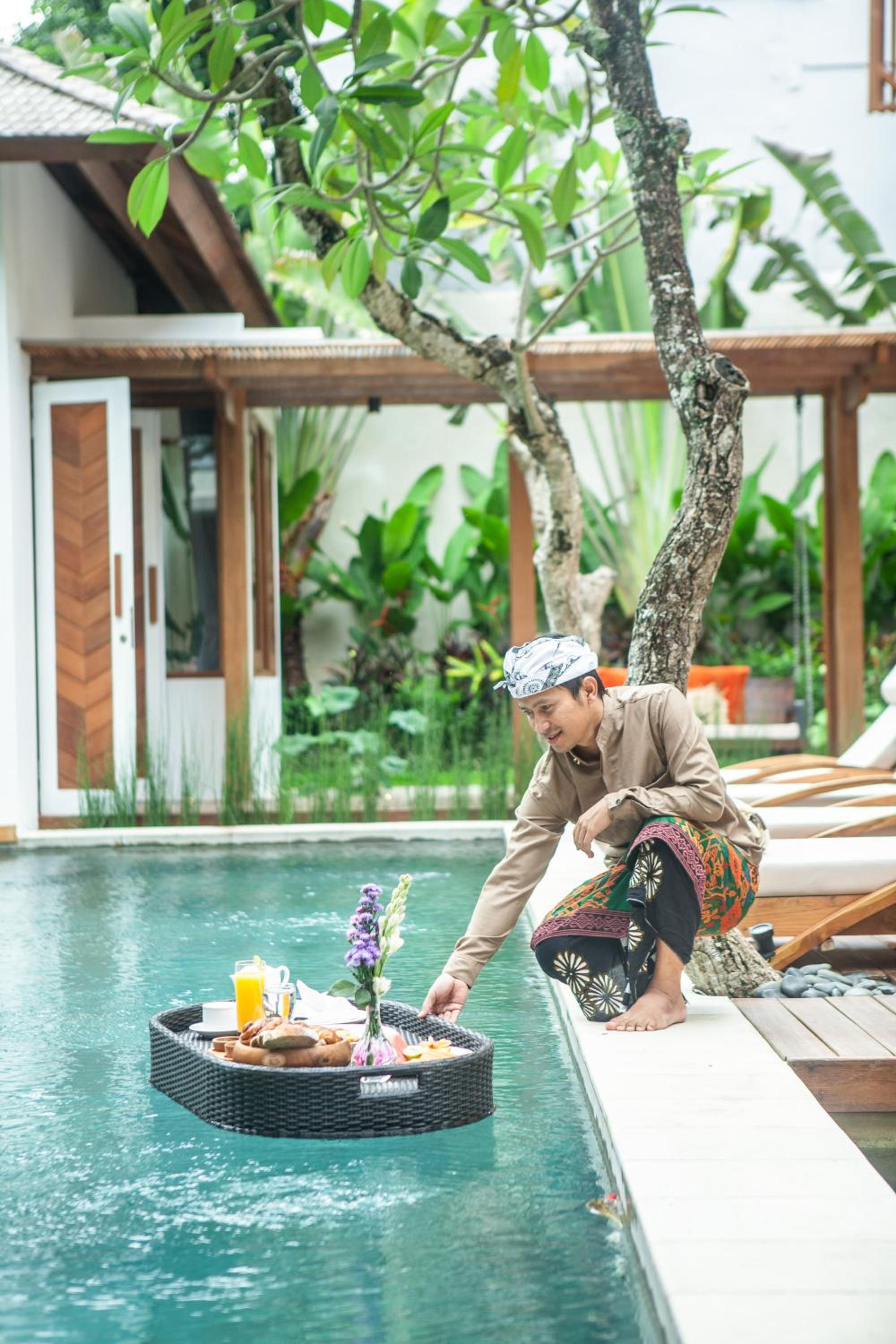 Payapaya Seminyak luxury vila 4 BR near beach potato head