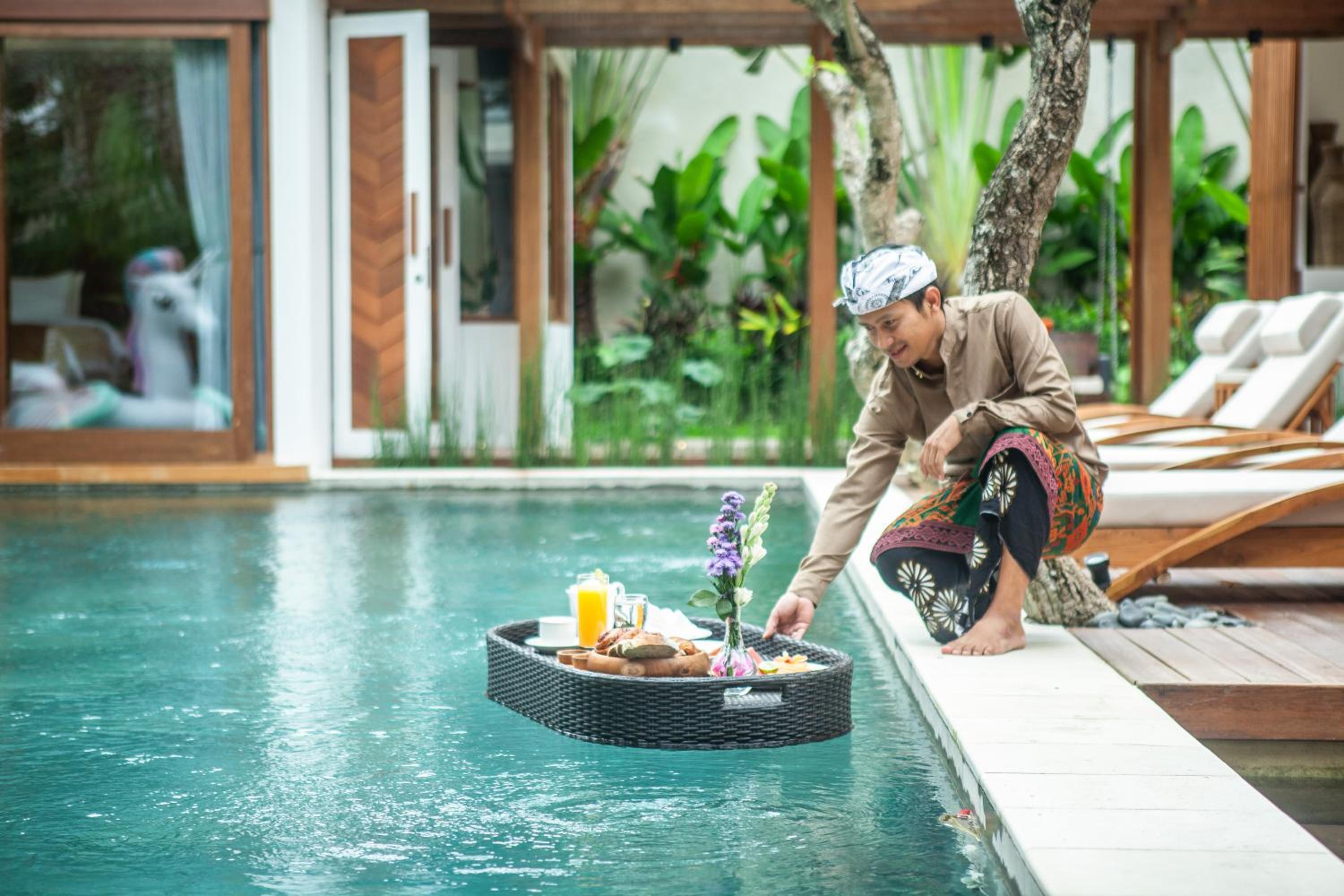 Payapaya Seminyak luxury vila 4 BR near beach potato head