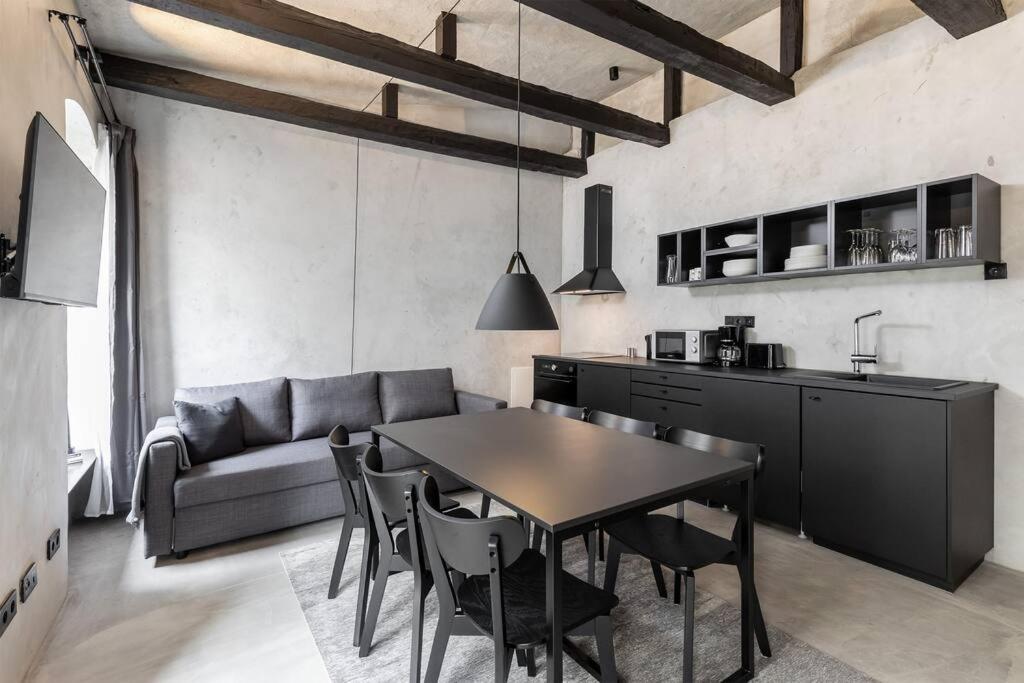Concrete Loft Duplex -40sqm- near Antonplatz