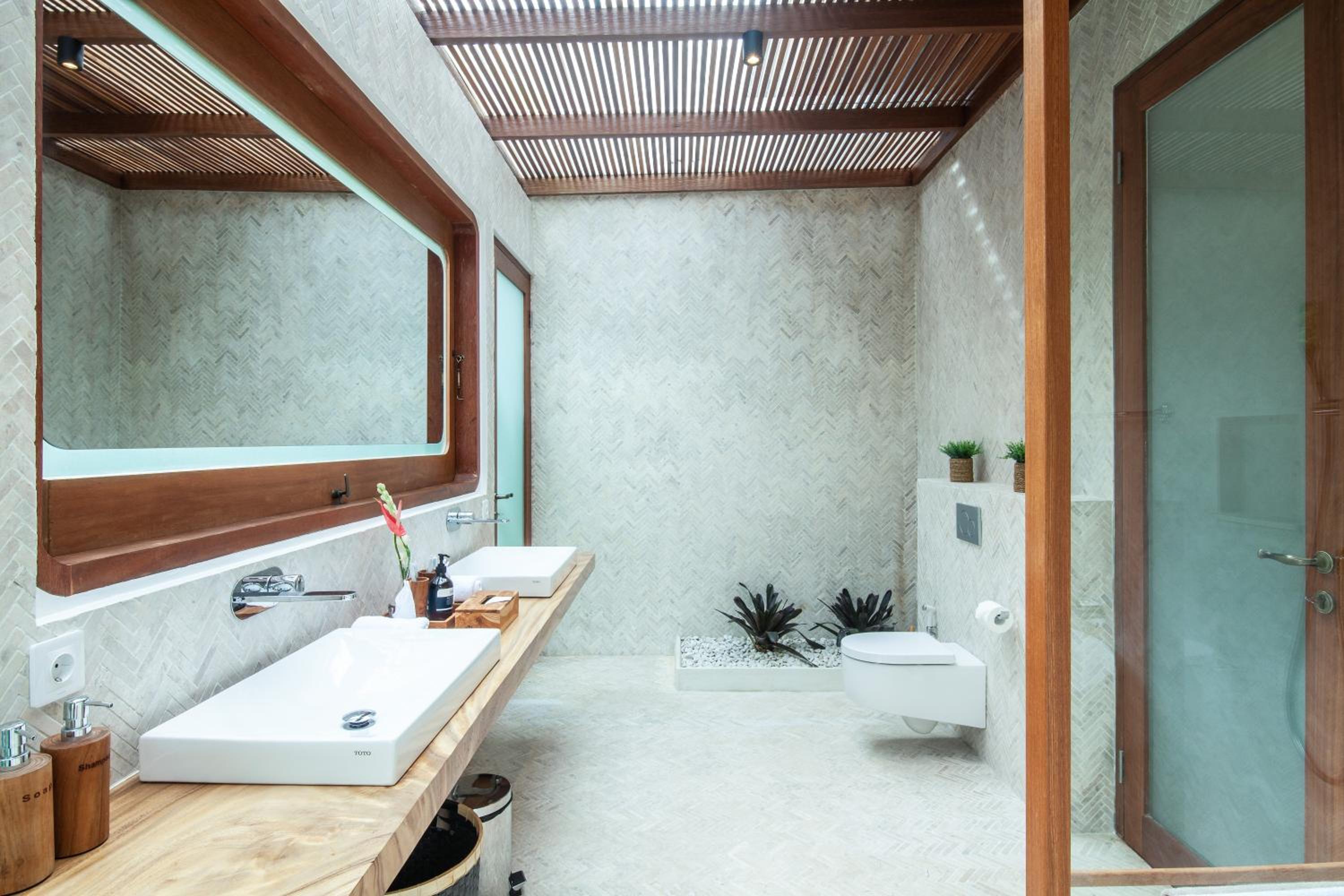 Payapaya Seminyak luxury vila 4 BR near beach potato head