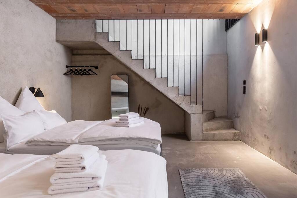 Concrete Loft Duplex -40sqm- near Antonplatz