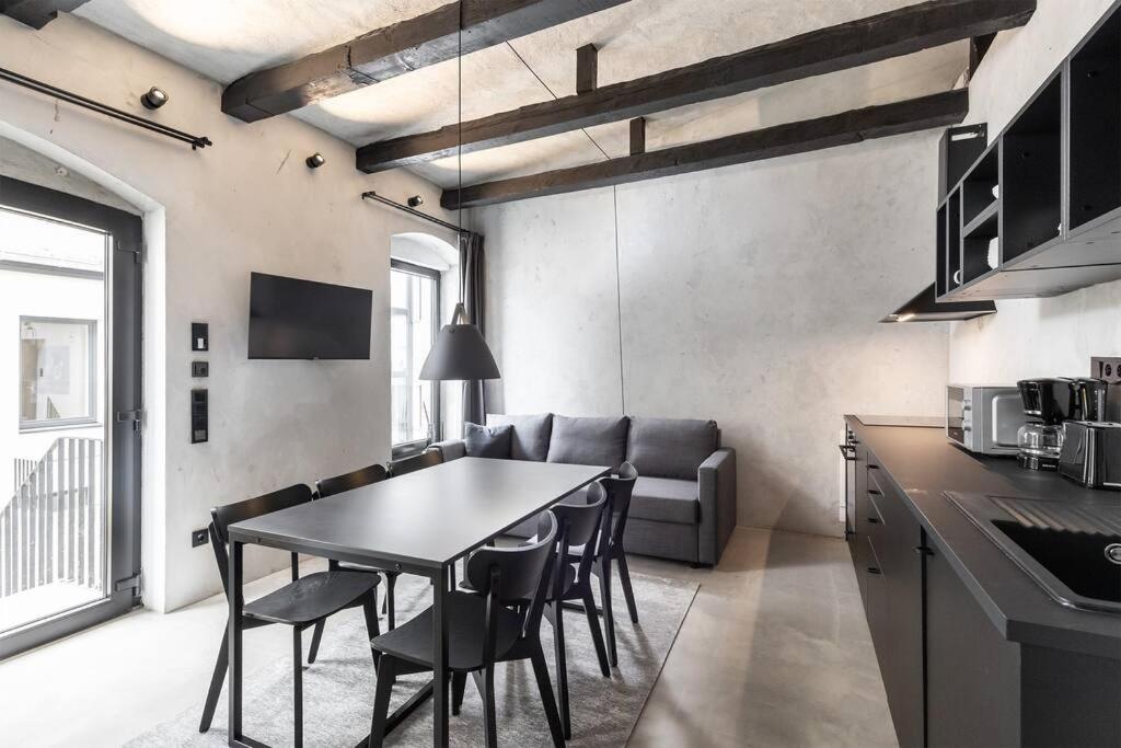 Concrete Loft Duplex -40sqm- near Antonplatz