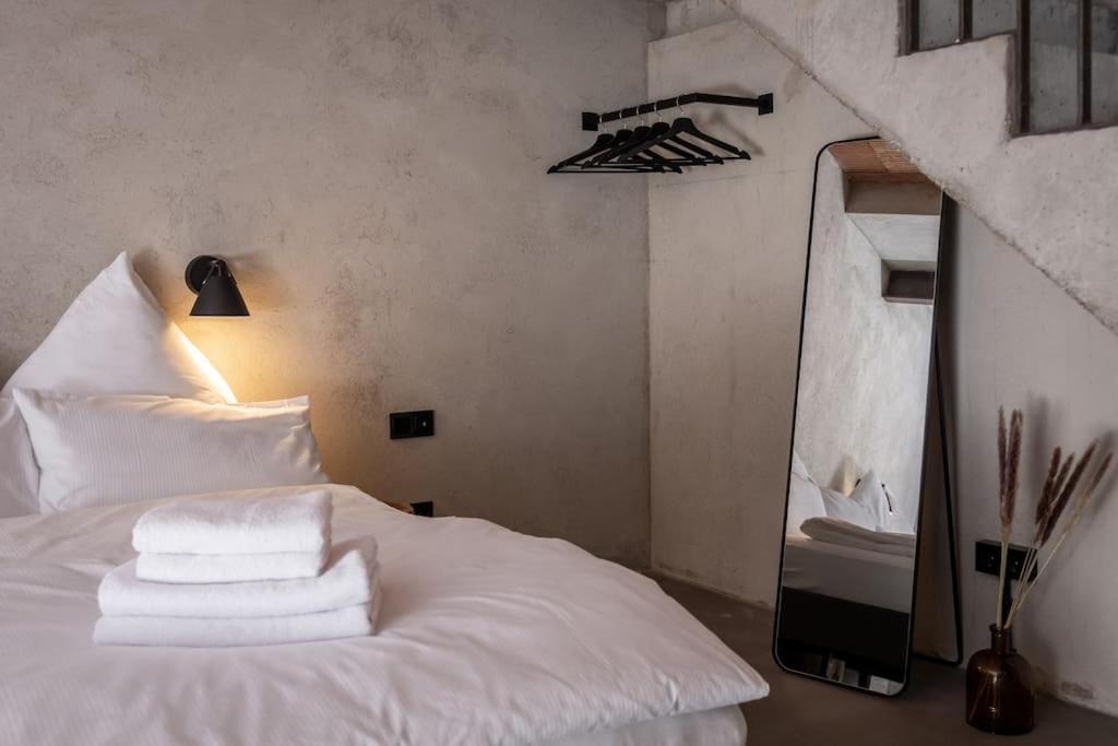 Concrete Loft Duplex -40sqm- near Antonplatz