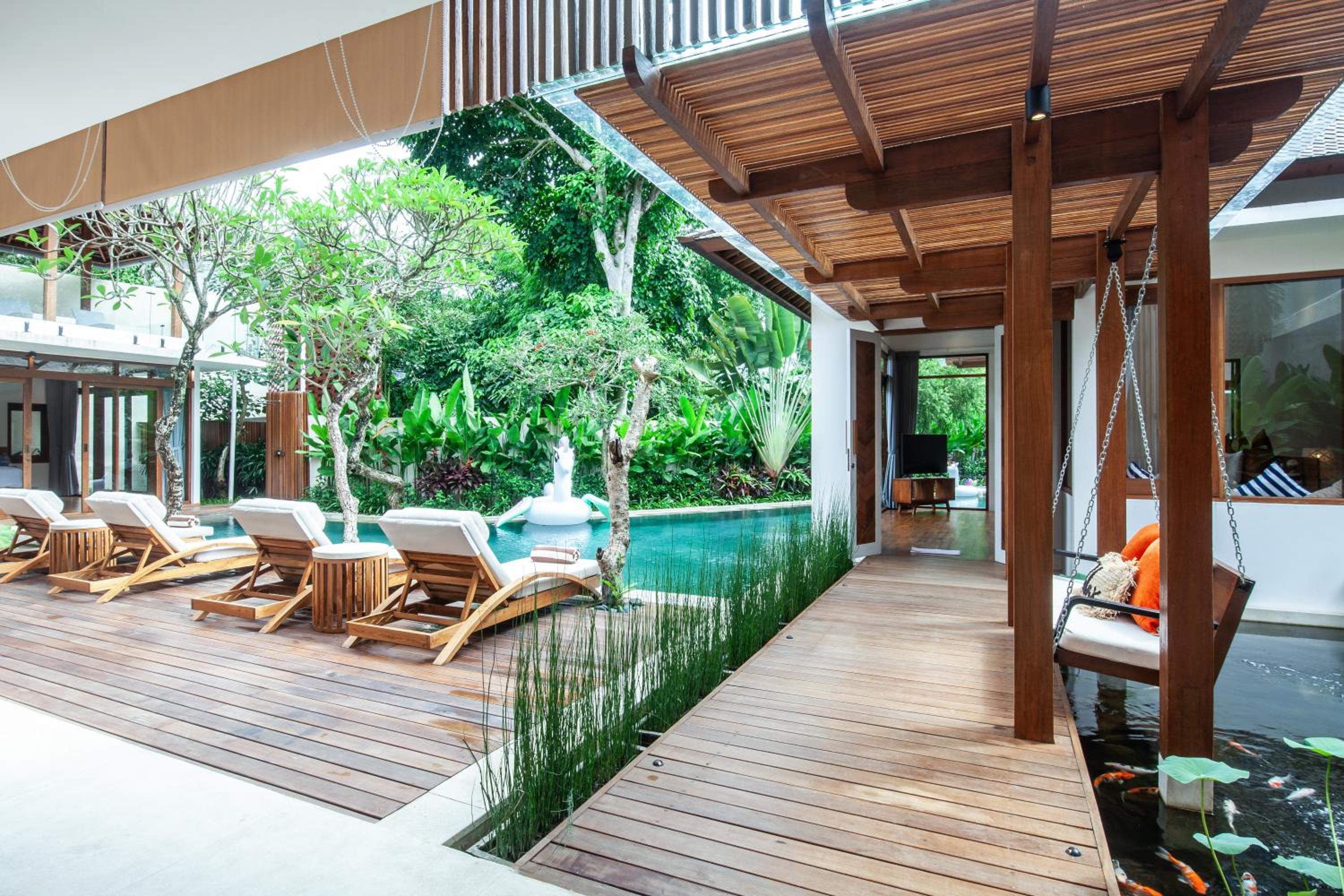 Payapaya Seminyak luxury vila 4 BR near beach potato head