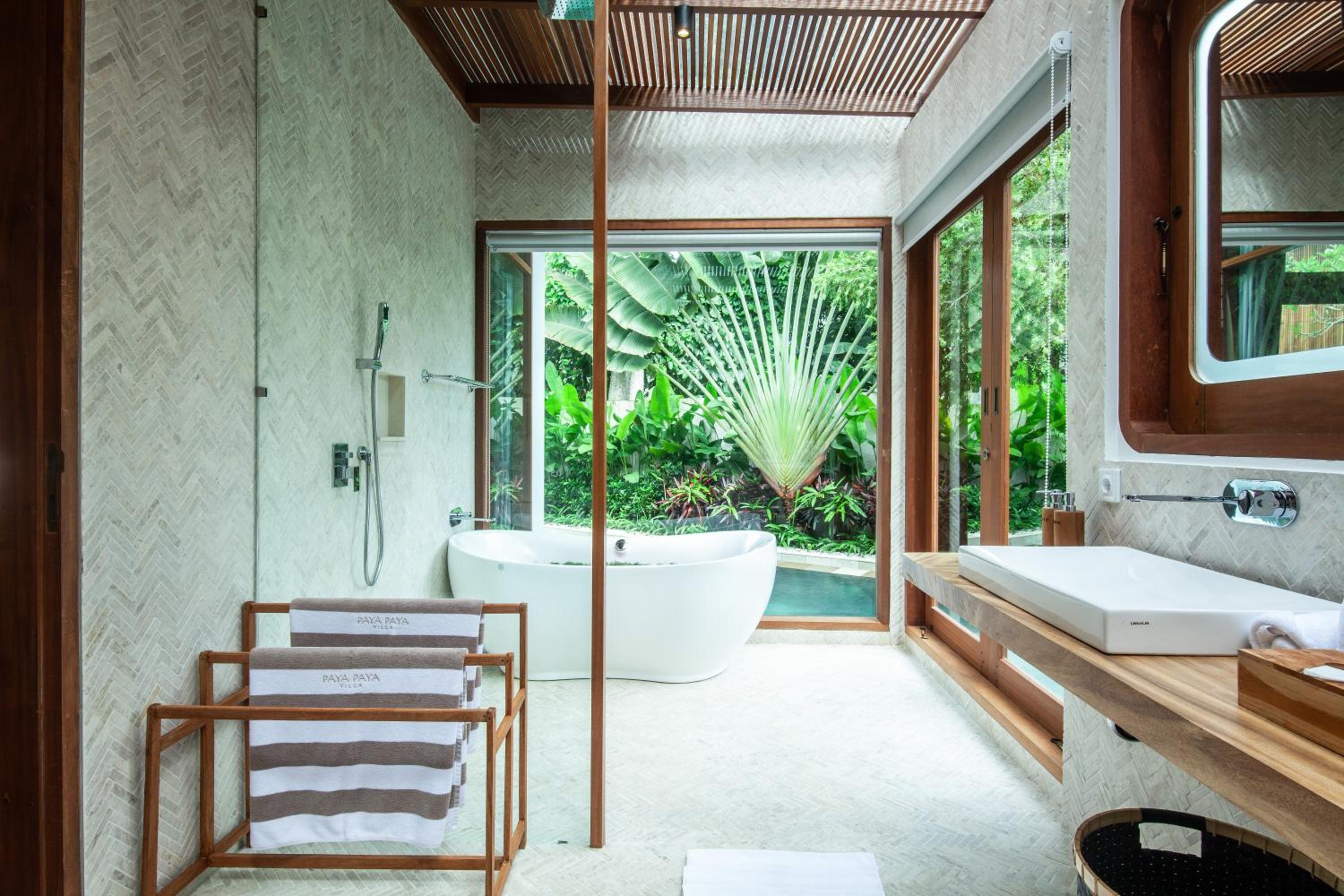 Payapaya Seminyak luxury vila 4 BR near beach potato head