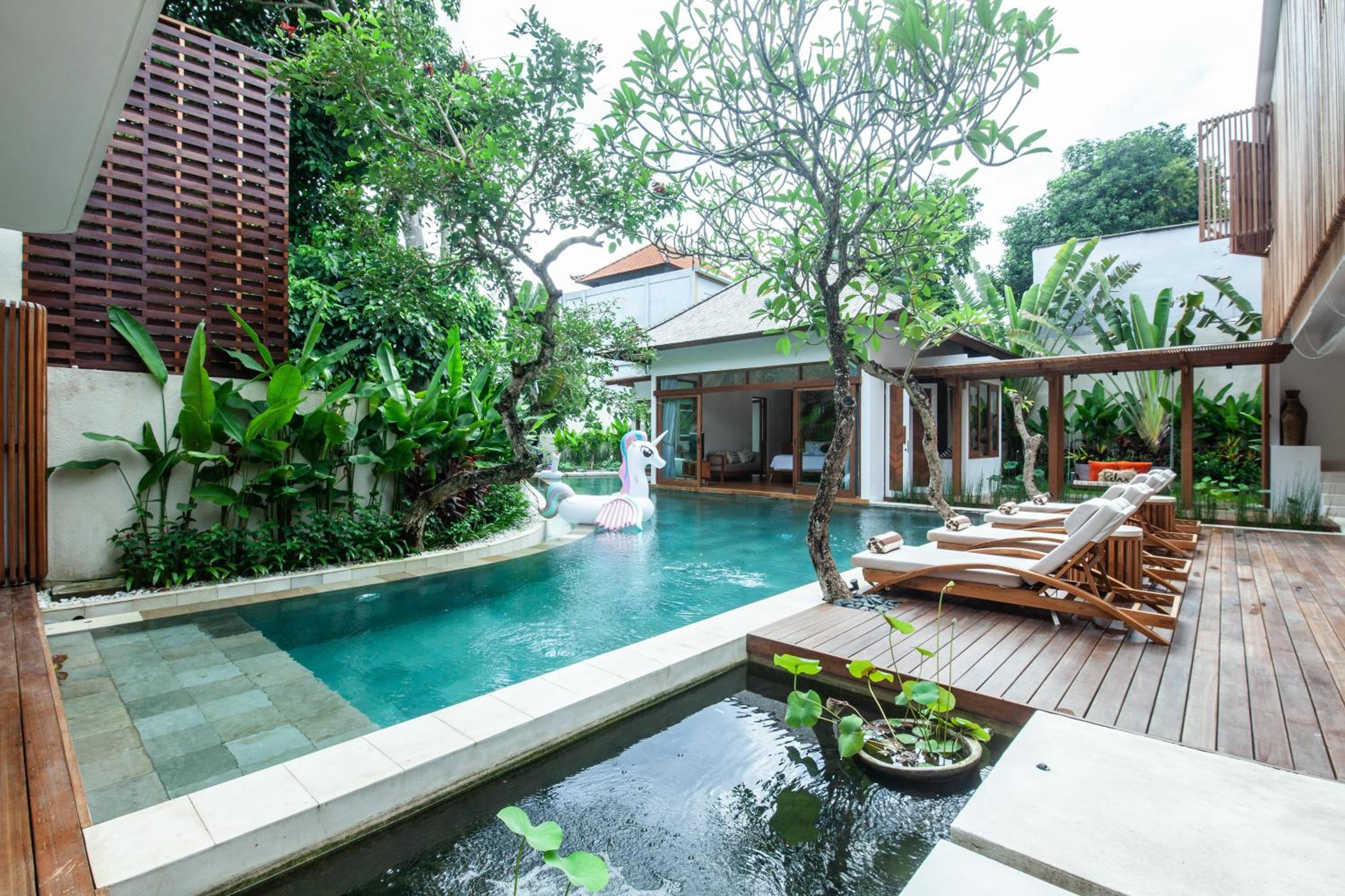 Payapaya Seminyak luxury vila 4 BR near beach potato head