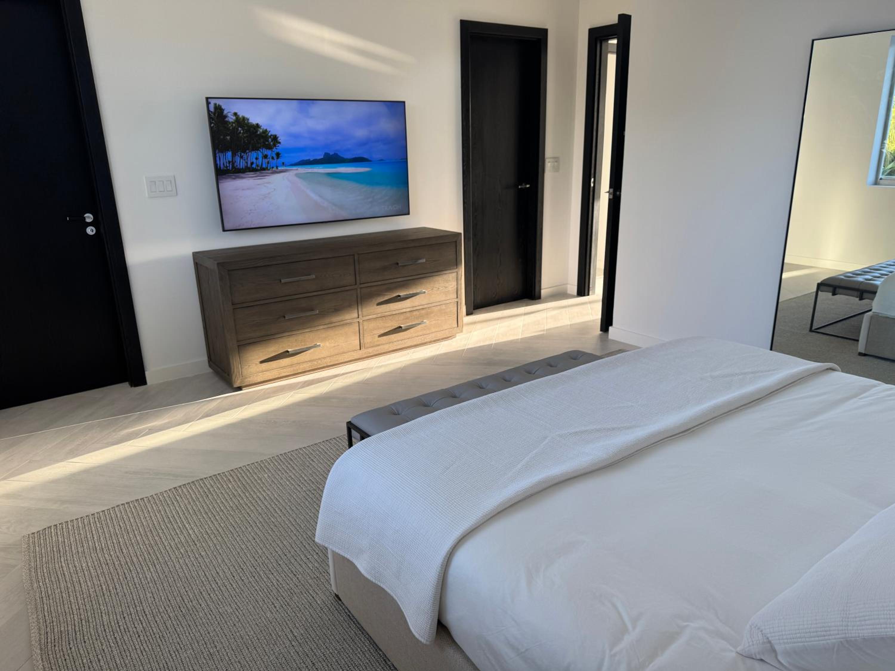 Casablanca Bahamas- New Luxury Waterfront Condo, Palm Cay, The Bahamas
