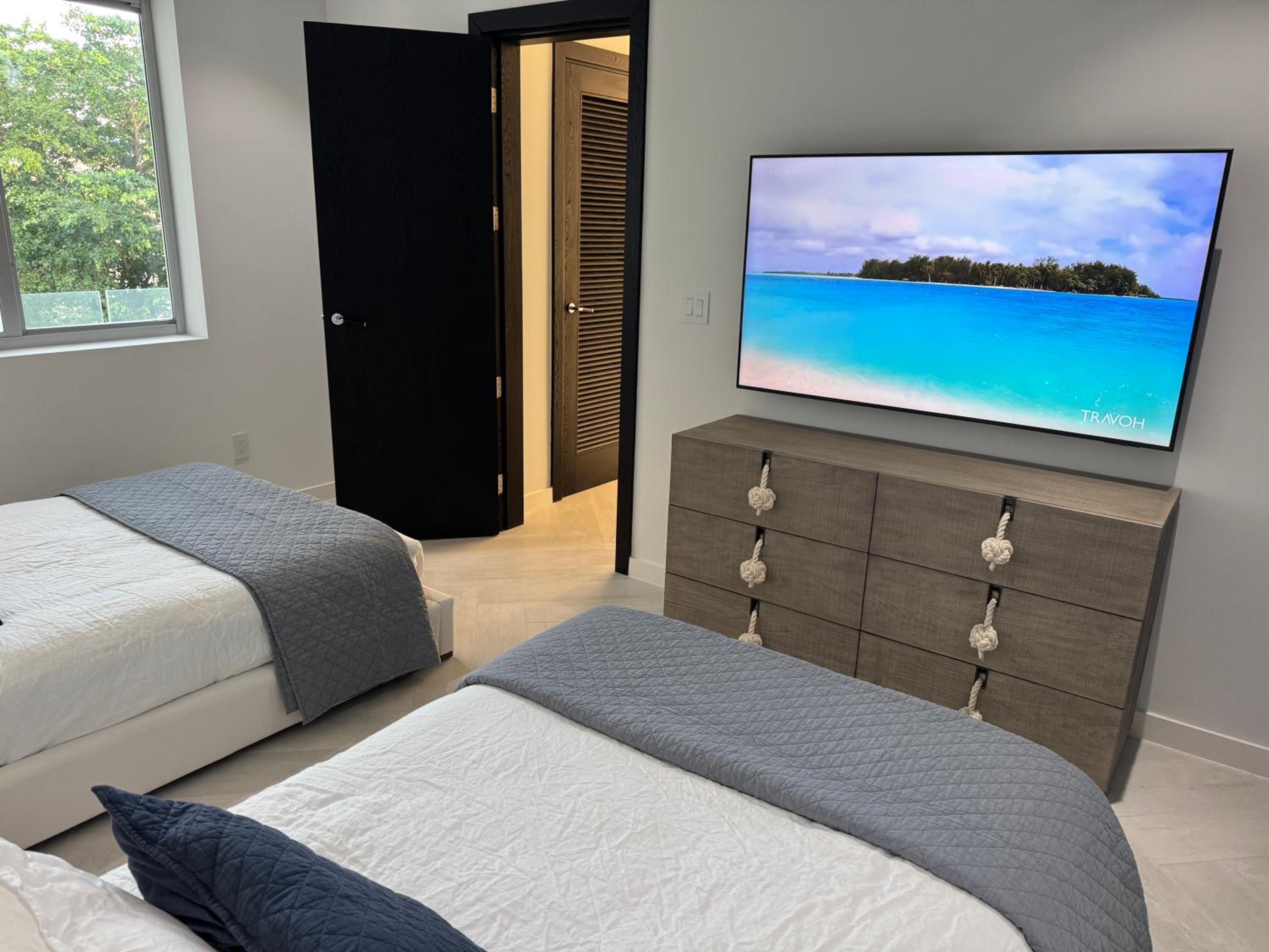 Casablanca Bahamas- New Luxury Waterfront Condo, Palm Cay, The Bahamas