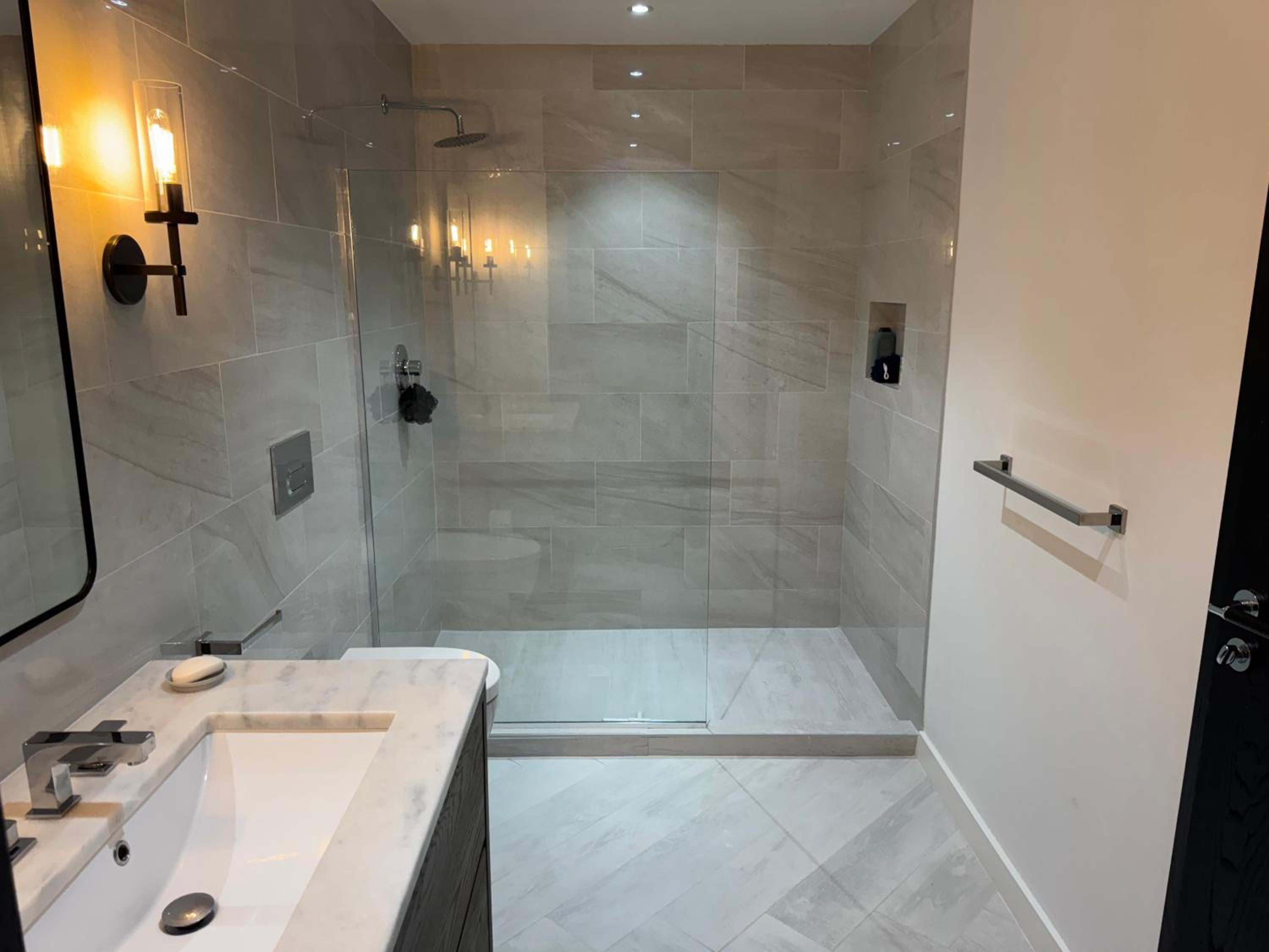 Casablanca Bahamas- New Luxury Waterfront Condo, Palm Cay, The Bahamas