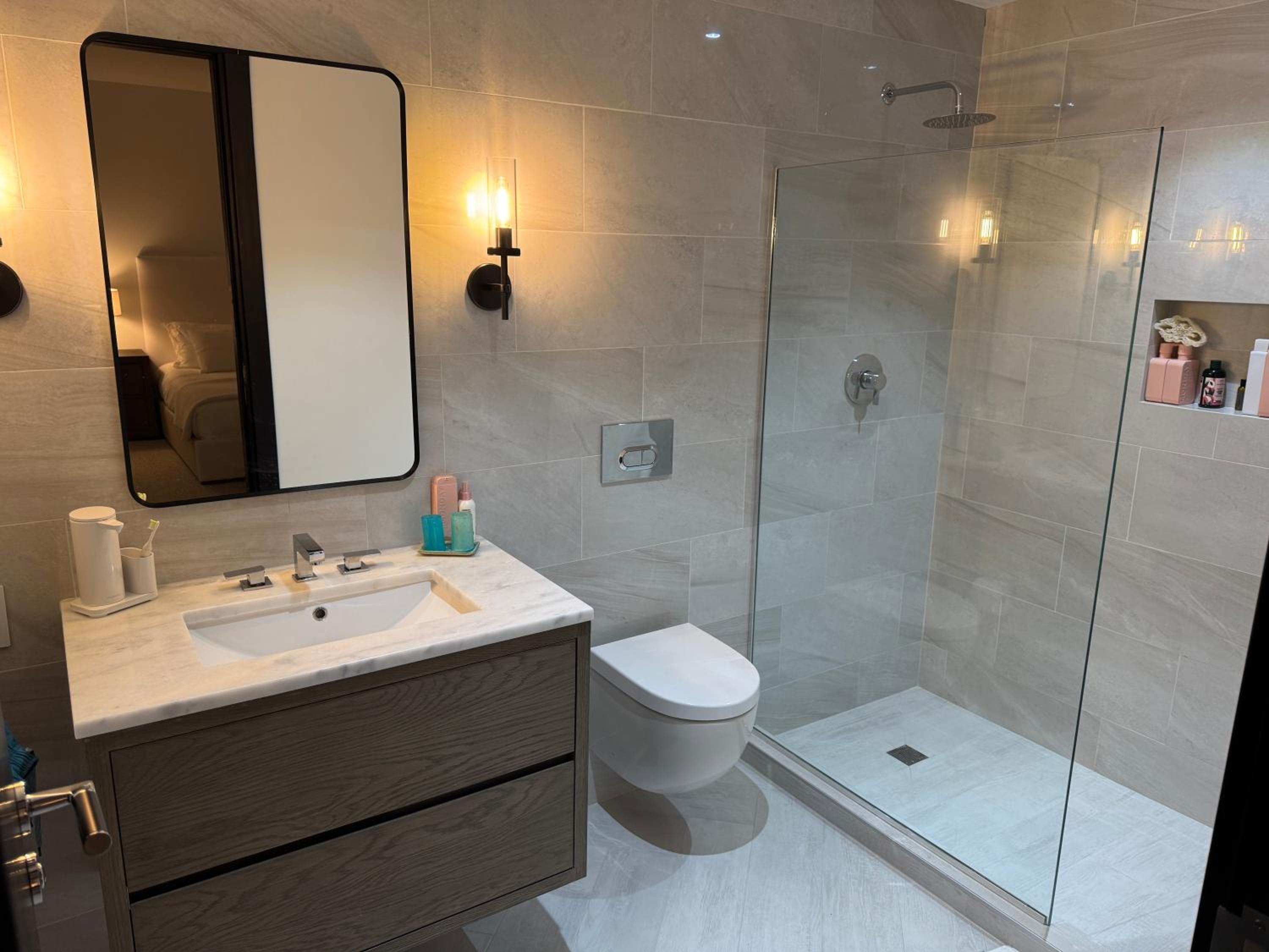 Casablanca Bahamas- New Luxury Waterfront Condo, Palm Cay, The Bahamas