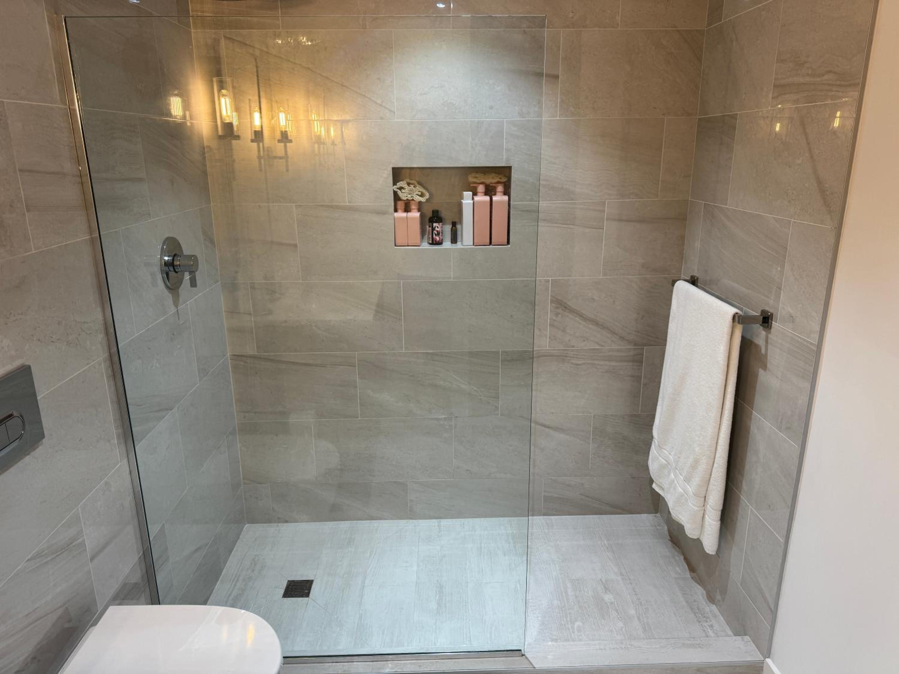 Casablanca Bahamas- New Luxury Waterfront Condo, Palm Cay, The Bahamas