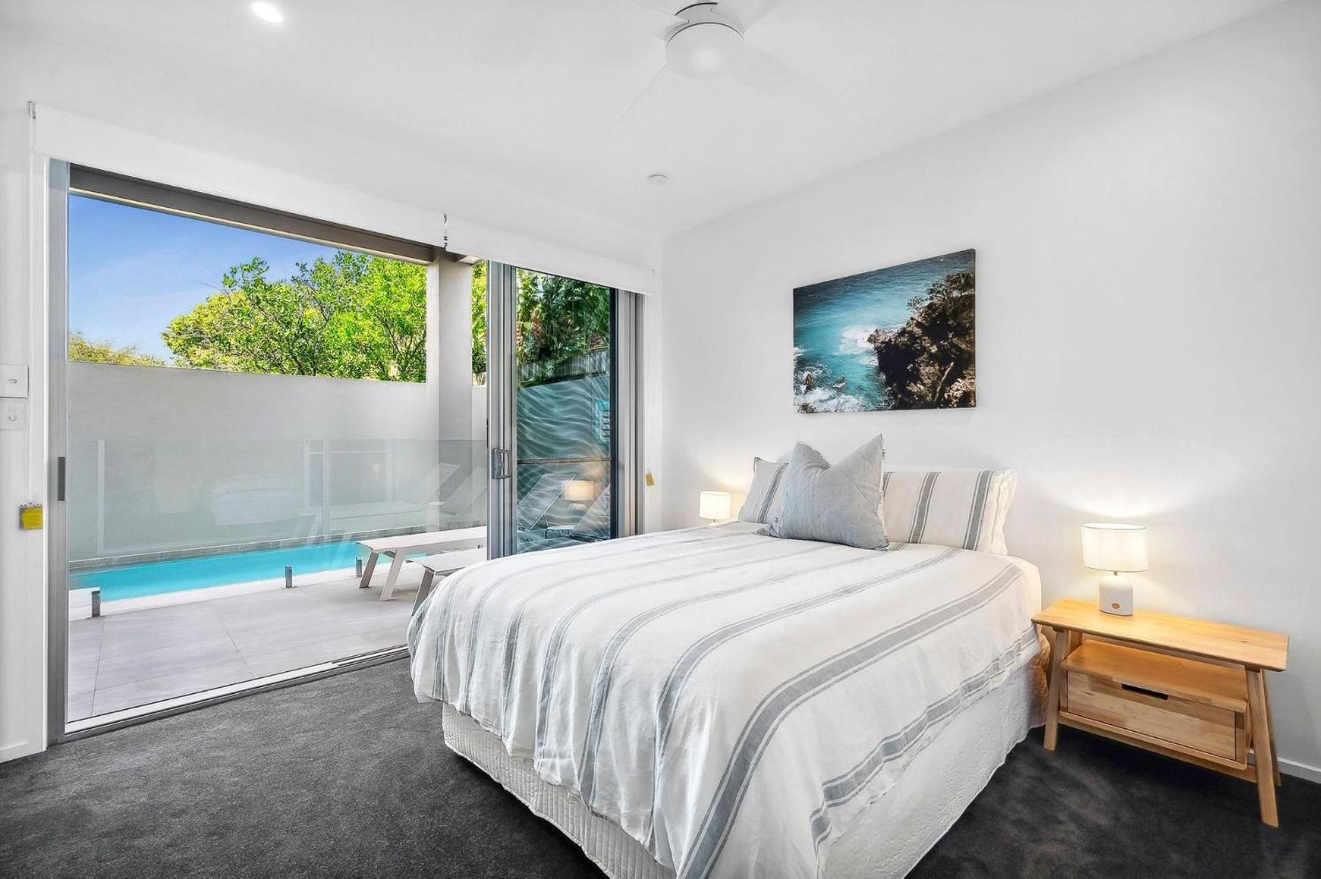 Beautiful Three-Story Villa footsteps to the Beach