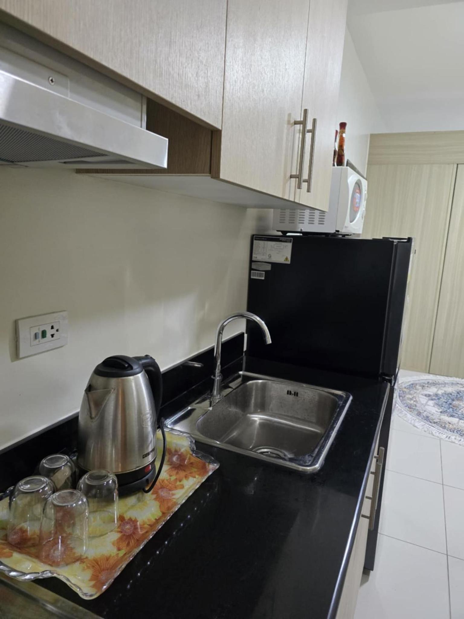 Rhoydez Condotel Breeze Residence view 2