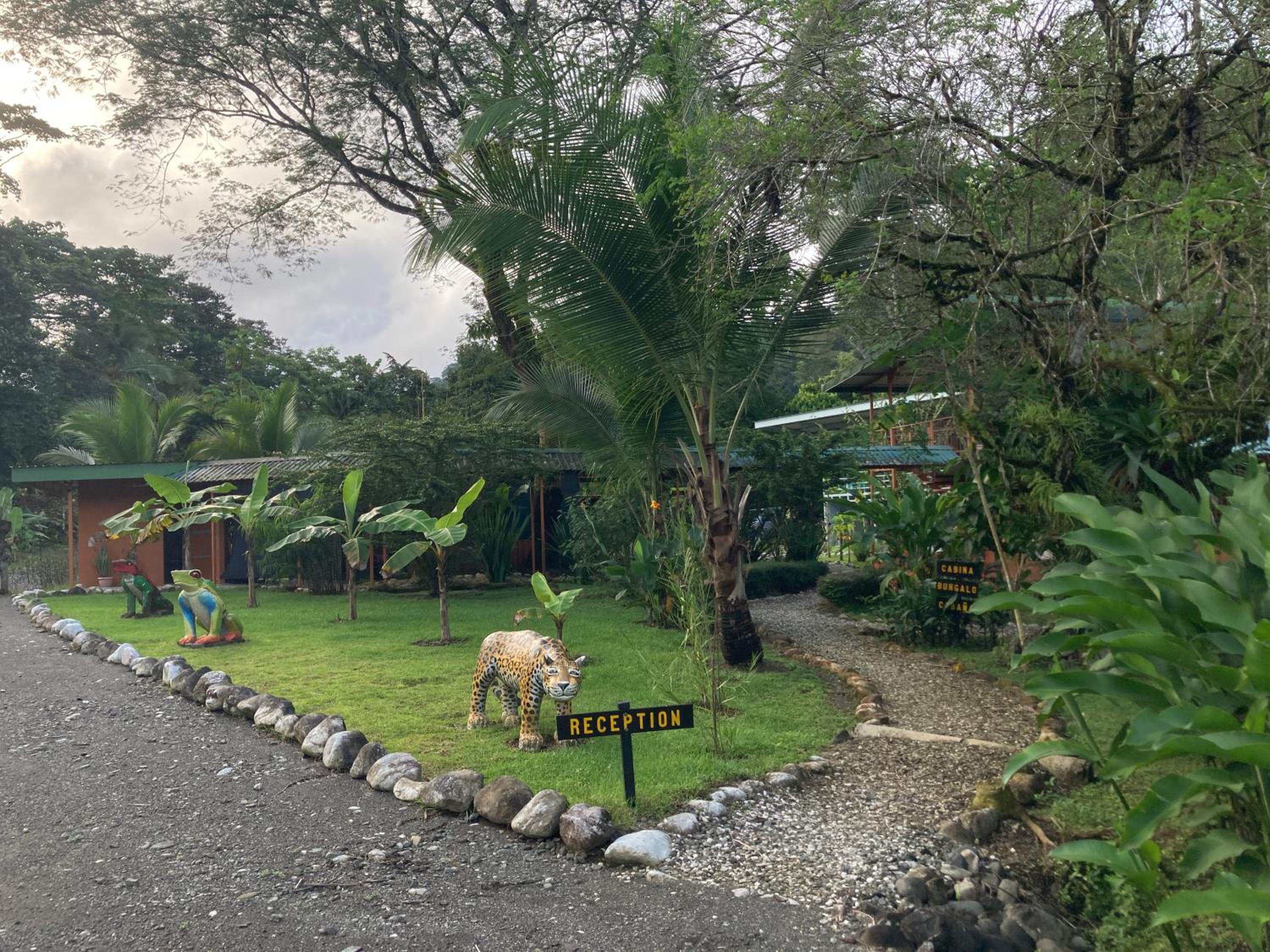 YEJOS Jungle Lodge